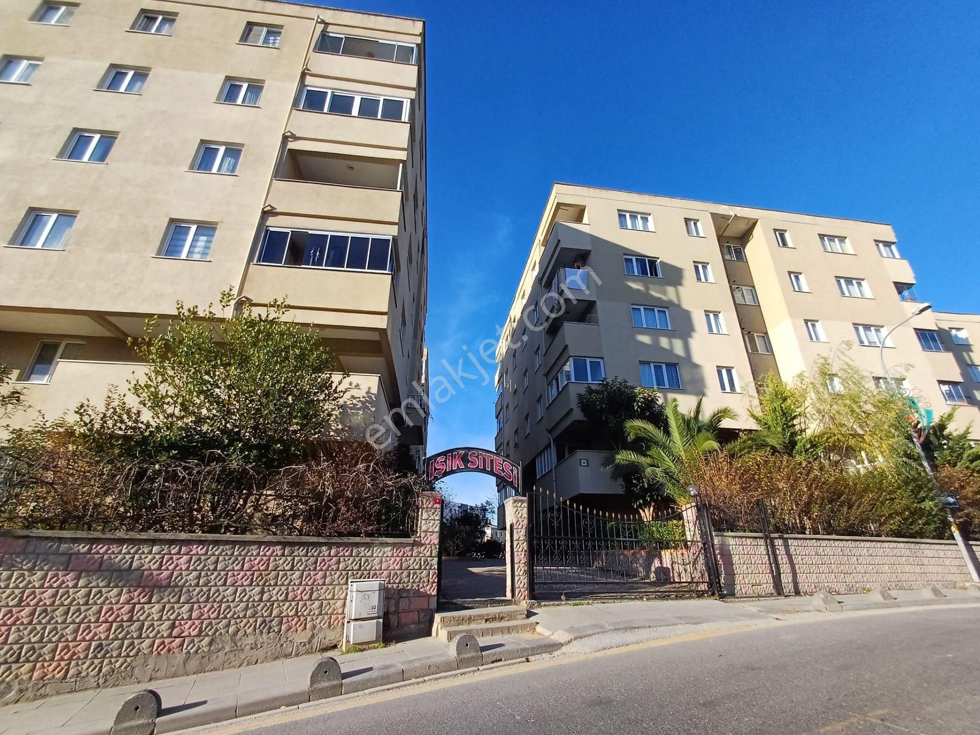 Çekmeköy Mehmet Akif Mah Işık Sitesi Satılık 2+1 Daire - Görsel 32