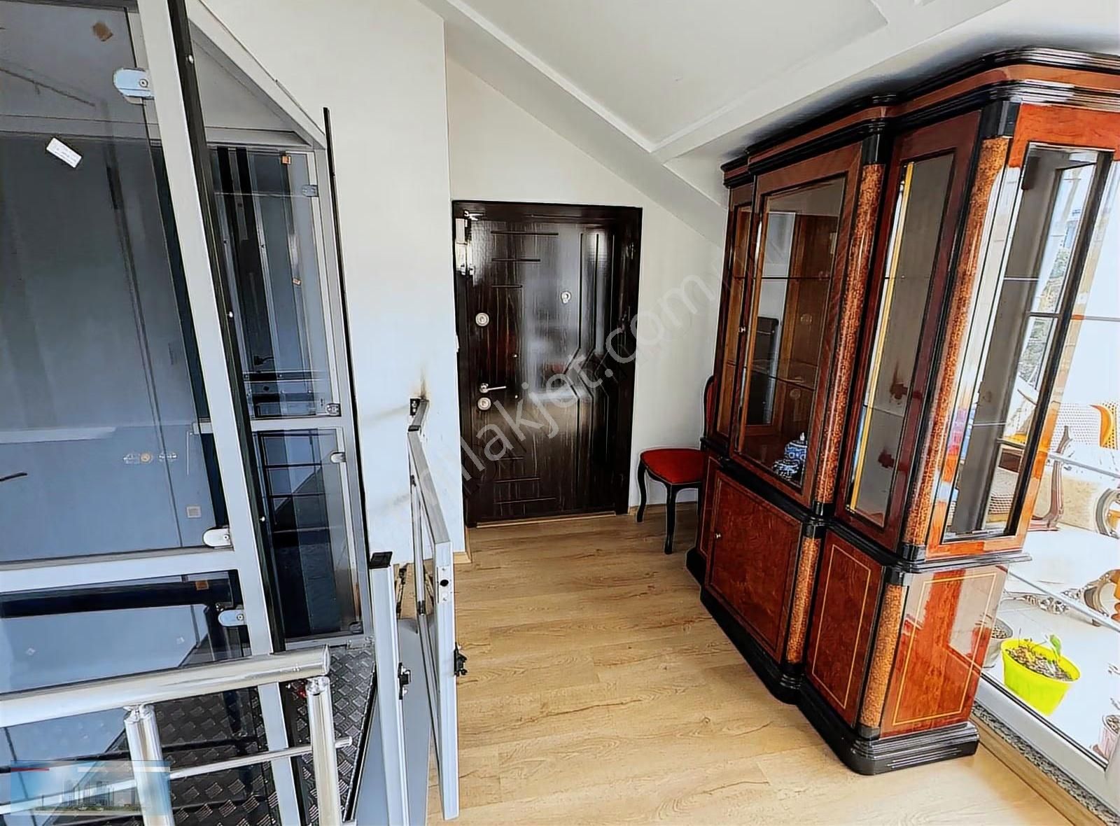 Acil Satılık 3+1 Çatı Dubleksi, Önü Kapanmaz Ferah, - Görsel 4