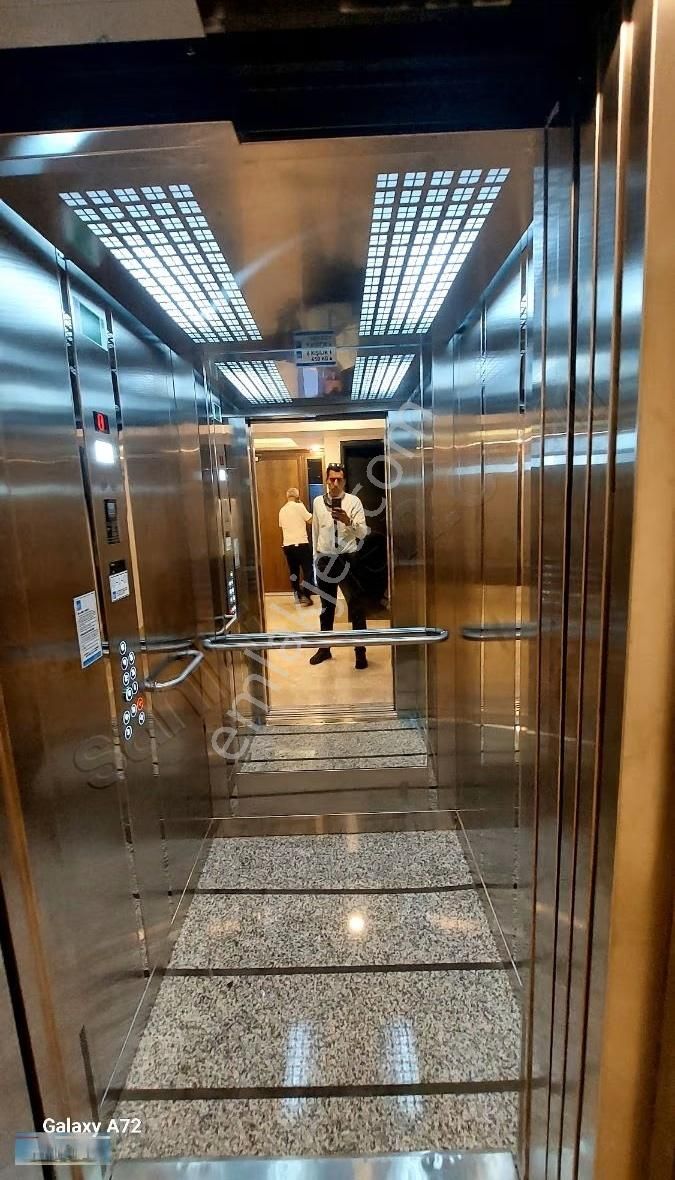 Mehmethan Emlaktan Sıfır Bina Asansörlü Karanlık Odası Yok - Görsel 3