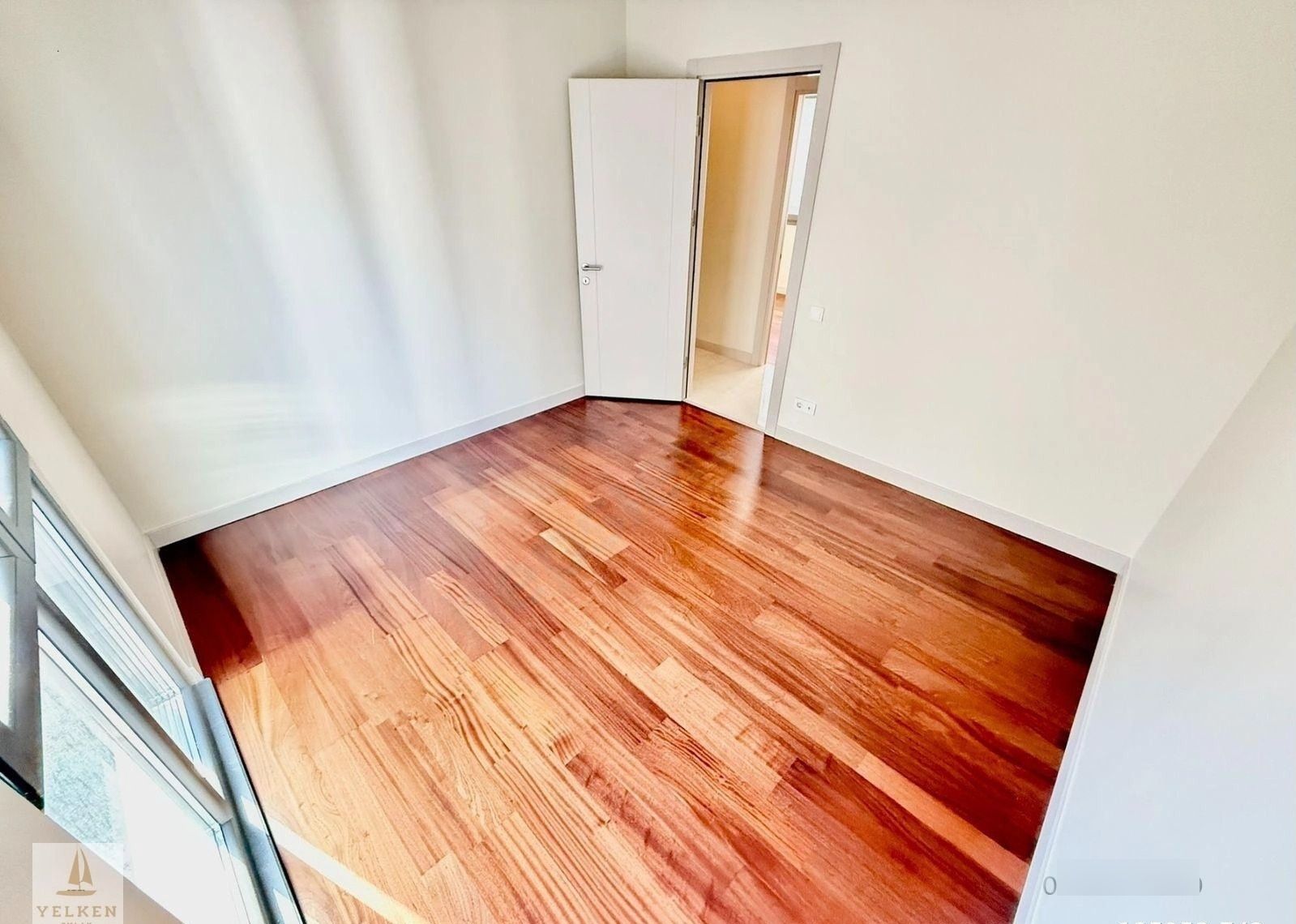 Caddebostan Sahil'de 200m2 4+1 Katta Tek Balkonlu Oturuma Hazır - Görsel 22