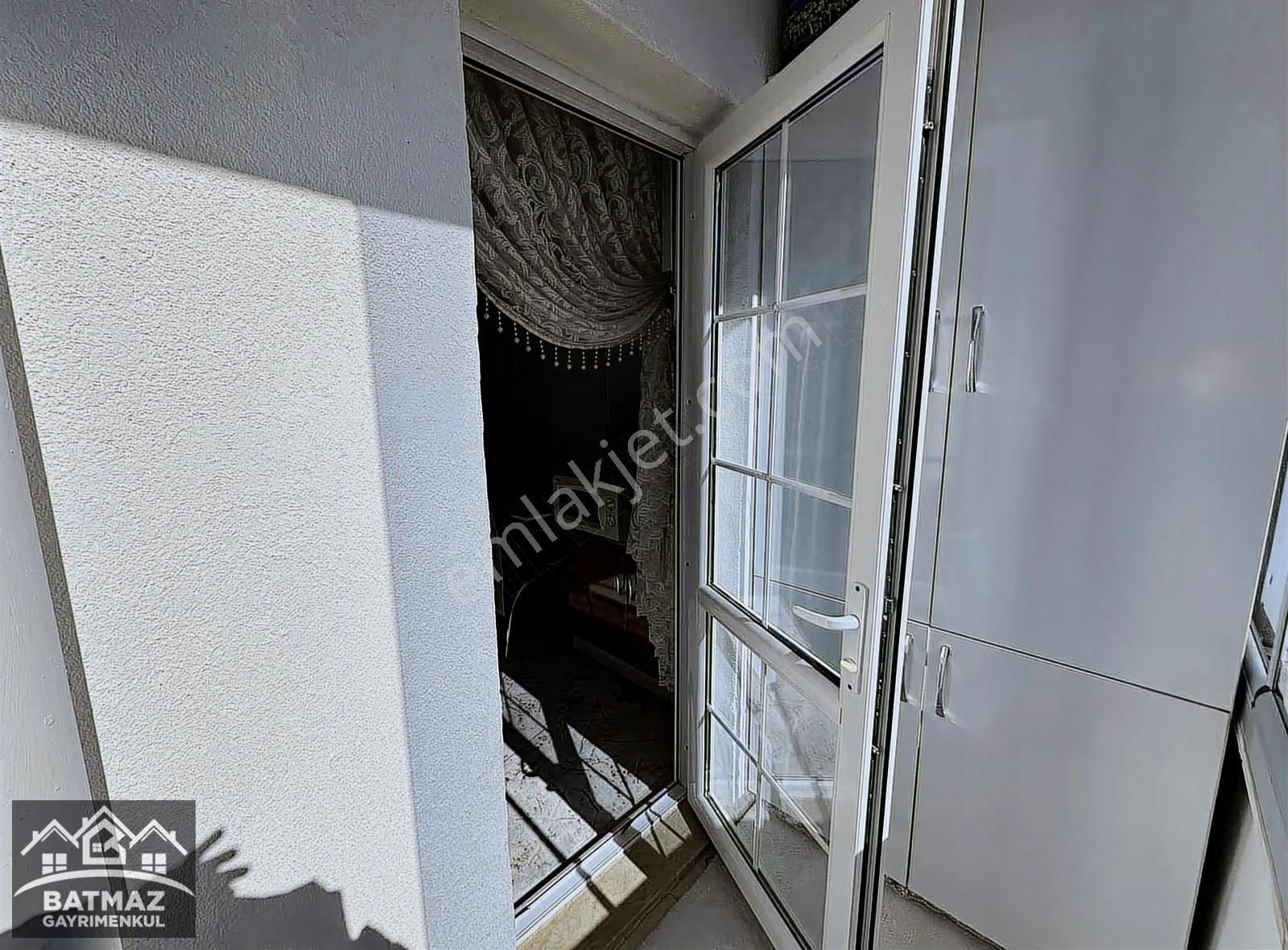 Batmaz'dan Beykent 3.etap Cadde Üstü Satılık 2+1 Bakımlı Daire - Görsel 16