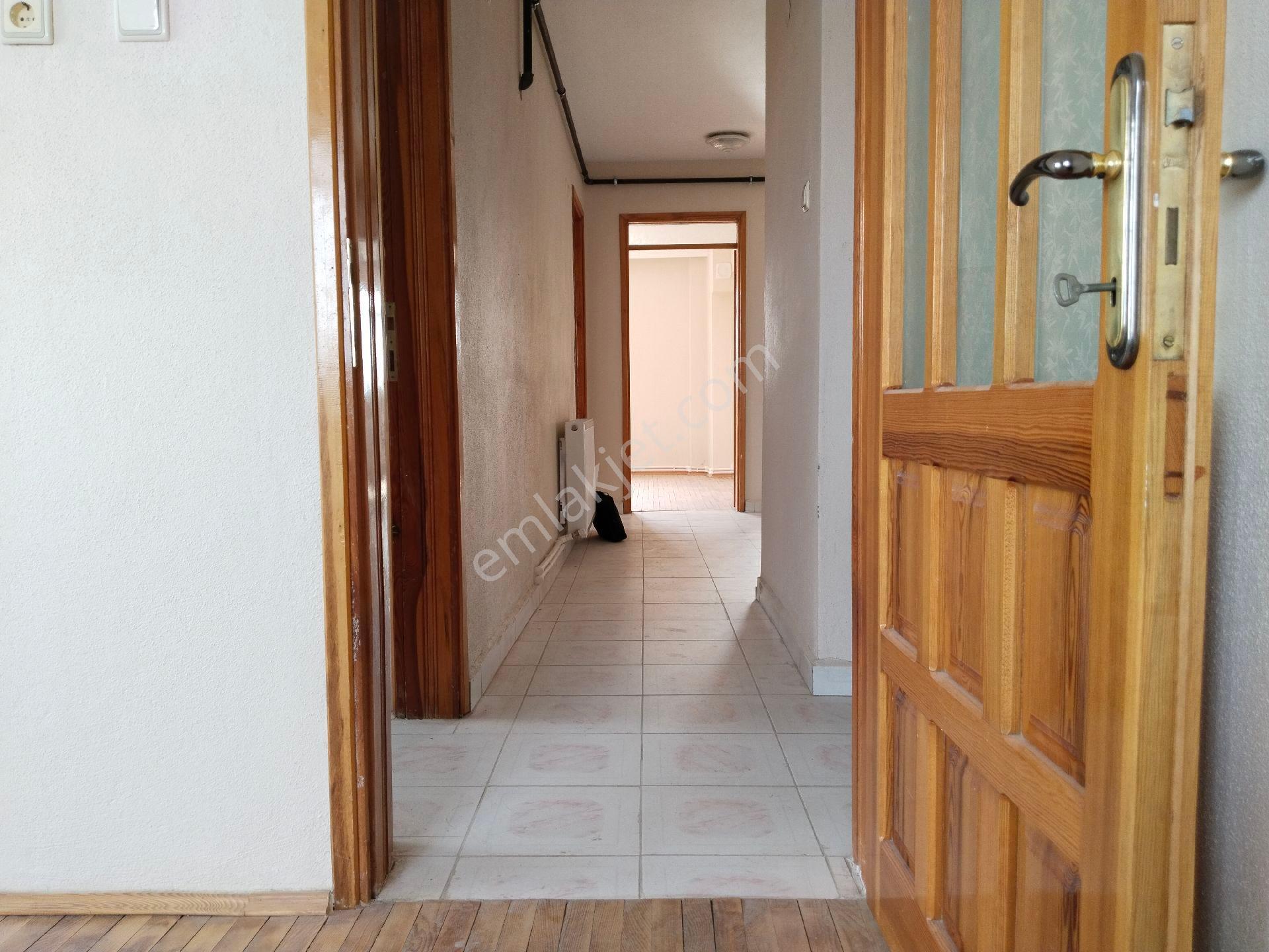 Bergama Atatürk Mah 4 Balkon 1 Kiler Ara Kat 4+1 Geniş Daire Satılık - Görsel 8