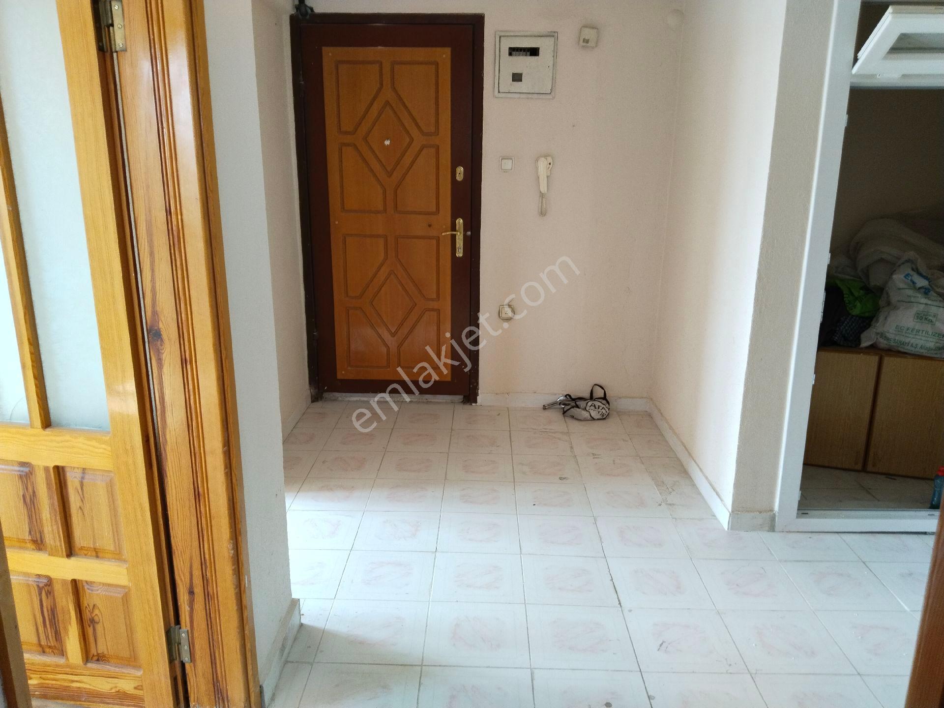 Bergama Atatürk Mah 4 Balkon 1 Kiler Ara Kat 4+1 Geniş Daire Satılık - Görsel 4