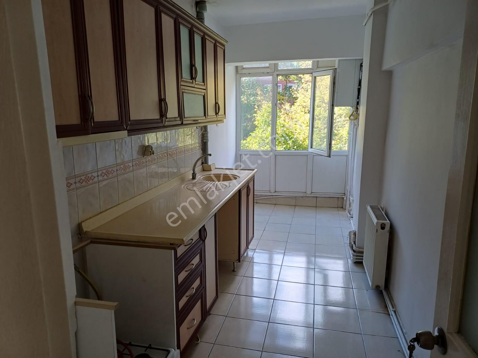 Gop Reşitgalip Caddesinde Kombili Otoparklı Katta Konuta İşyerine 3+1 Kiralık Daire - Görsel 10