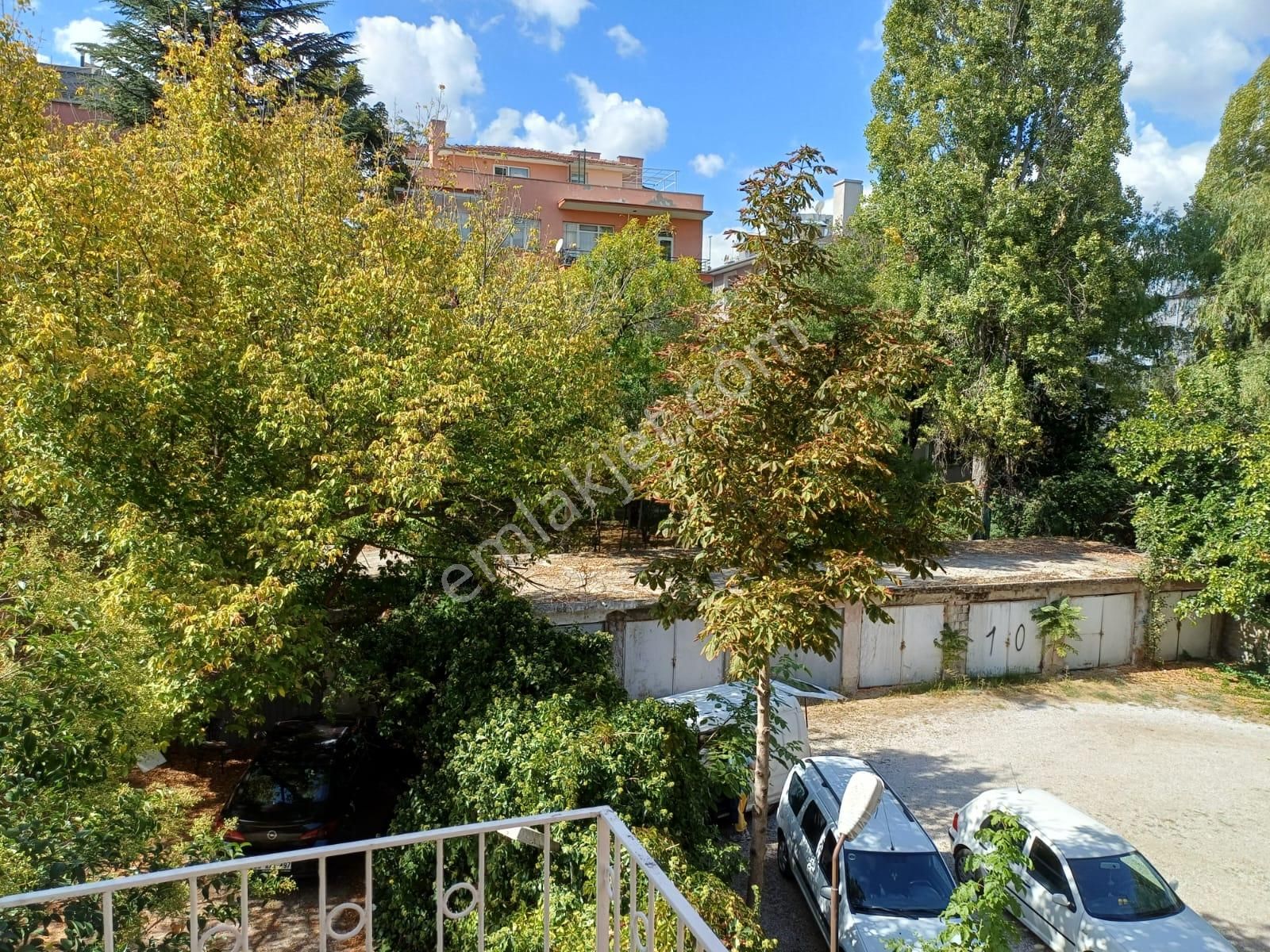 Gop Reşitgalip Caddesinde Kombili Otoparklı Katta Konuta İşyerine 3+1 Kiralık Daire - Görsel 5