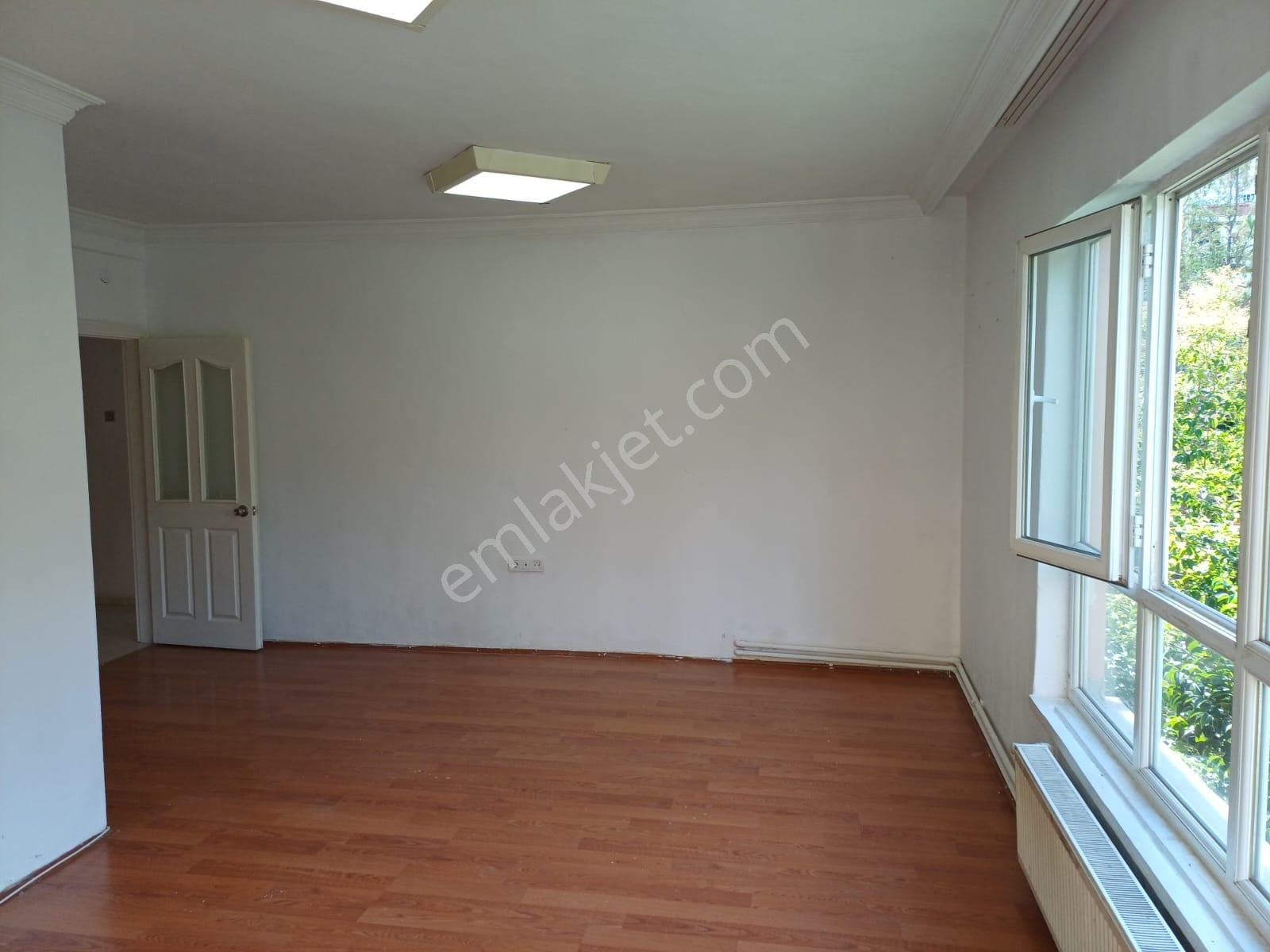 Gop Reşitgalip Caddesinde Kombili Otoparklı Katta Konuta İşyerine 3+1 Kiralık Daire - Görsel 6