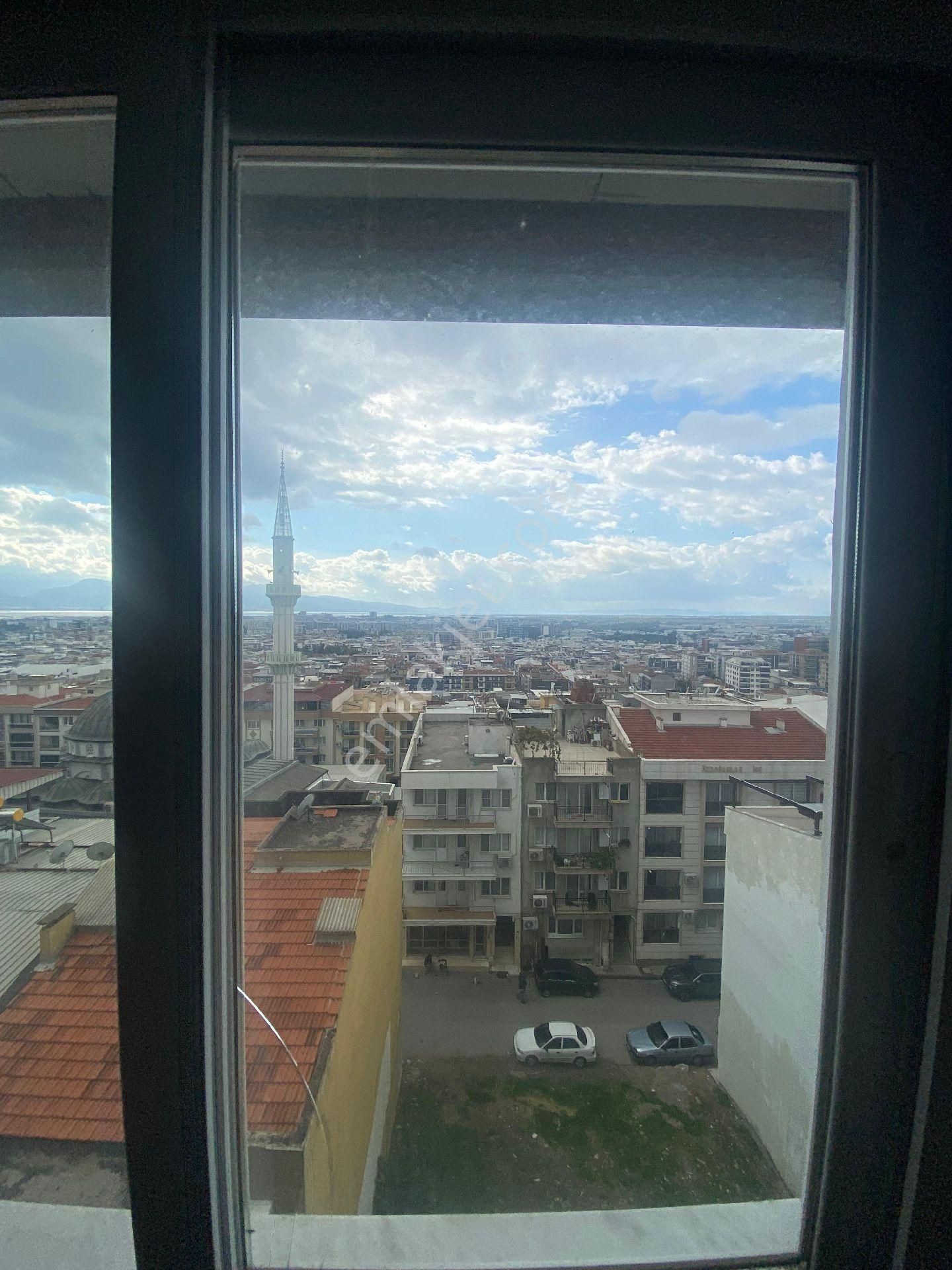Küçük Çiğlide Lüks Manzaralı Dubleks - Görsel 31