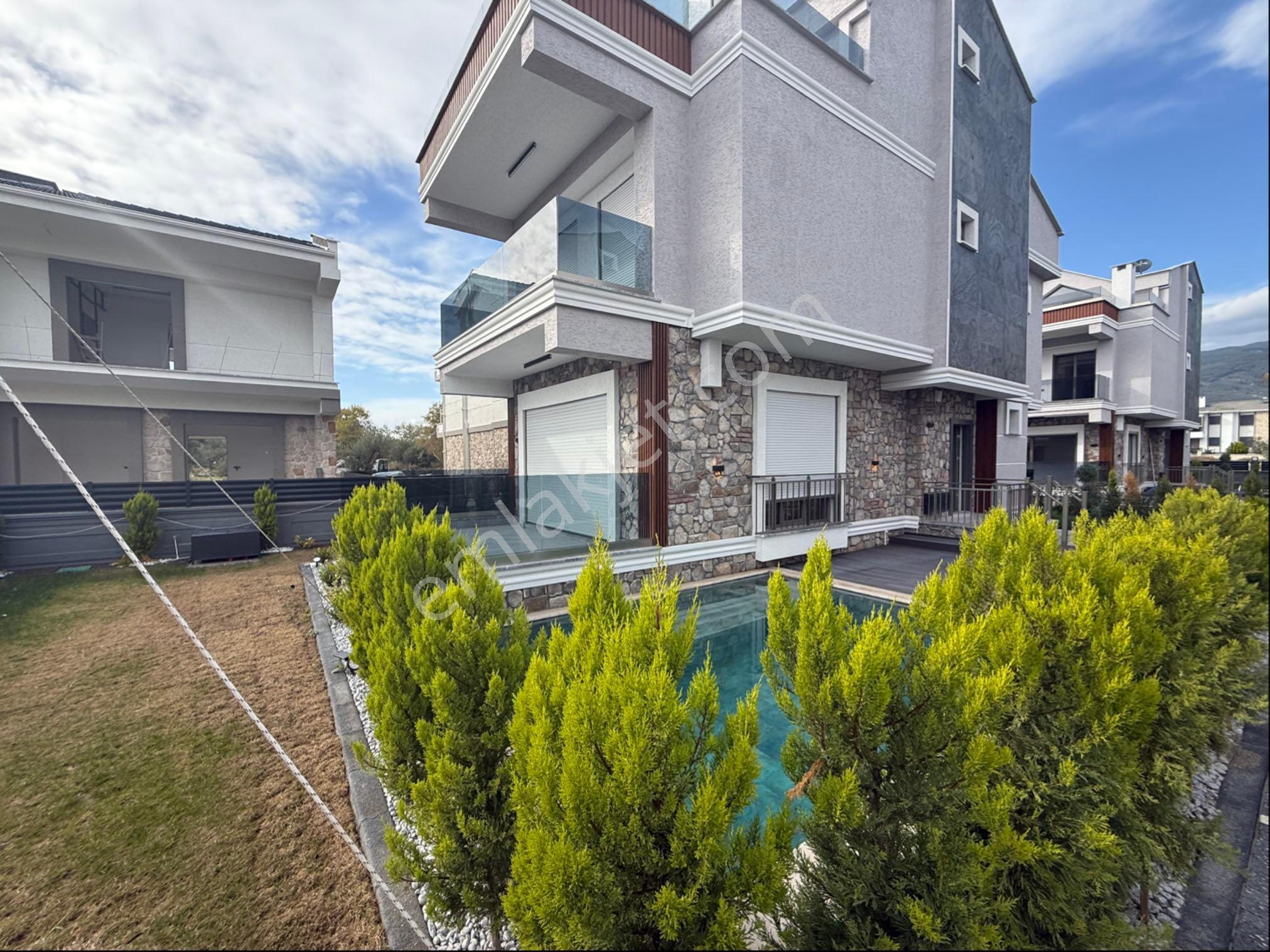 Kale’den Güre’de Sıfır 4+1 Bağımsız Sahile Çok Yakın Trıbleks Villa - Görsel 3