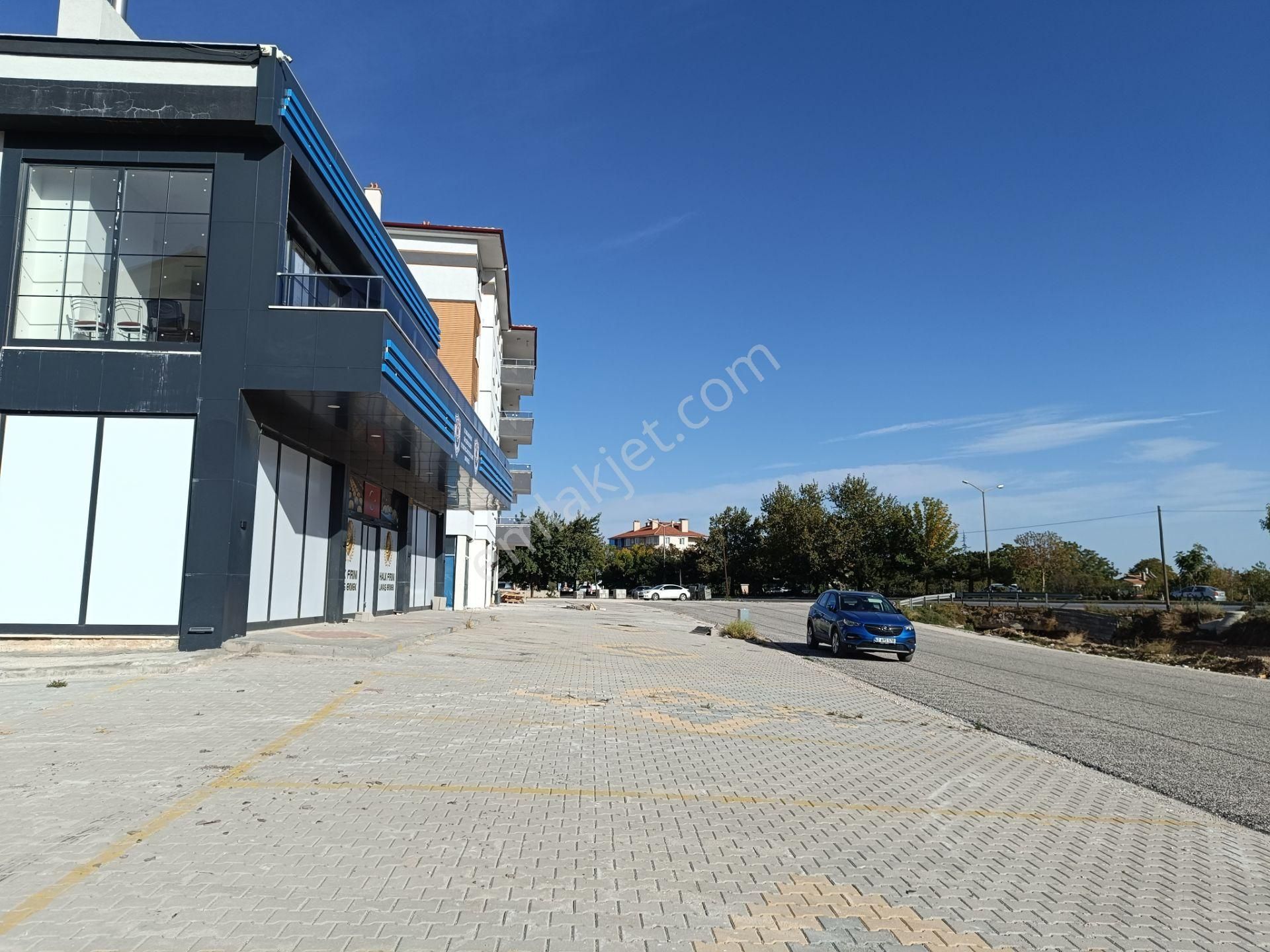 Antalya Çevre Yolun Da Karatay Haline Yakın İki Katlı Bina - Görsel 5