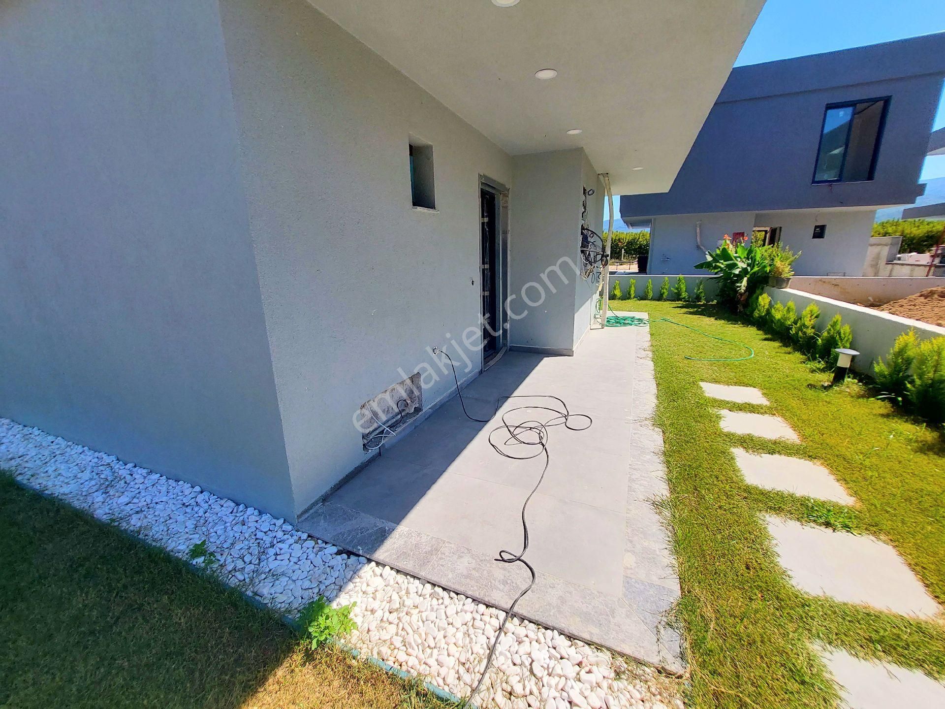 Kuşadasında Plaja Yakın Özel Havuzlu Tek Müstakil 4+1 Sıfır Villa - Görsel 11