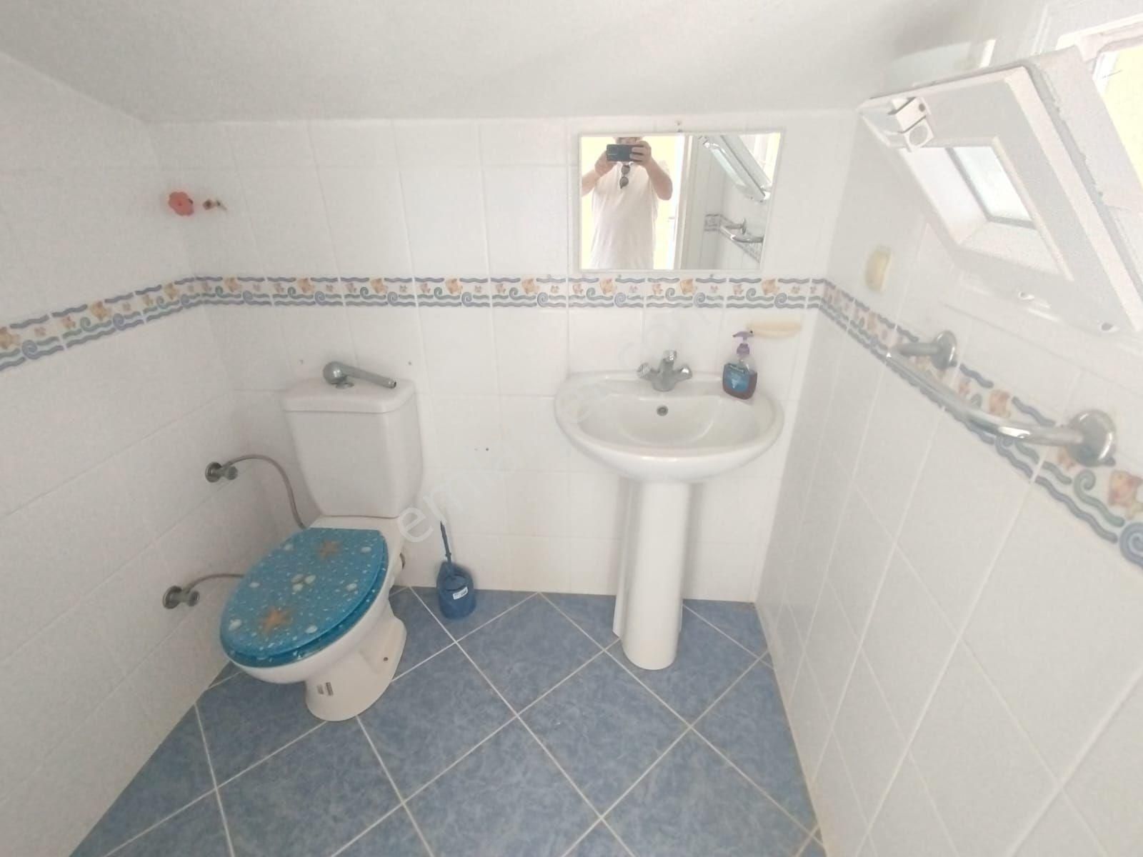 Kuşadasında Plaja Yakın Havuzlu Sitede Tek Müstakil 4+1 Bahçeli Villa - Görsel 28