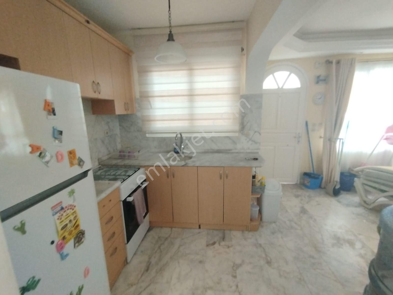 Kuşadasında Plaja Yakın Havuzlu Sitede Tek Müstakil 4+1 Bahçeli Villa - Görsel 23