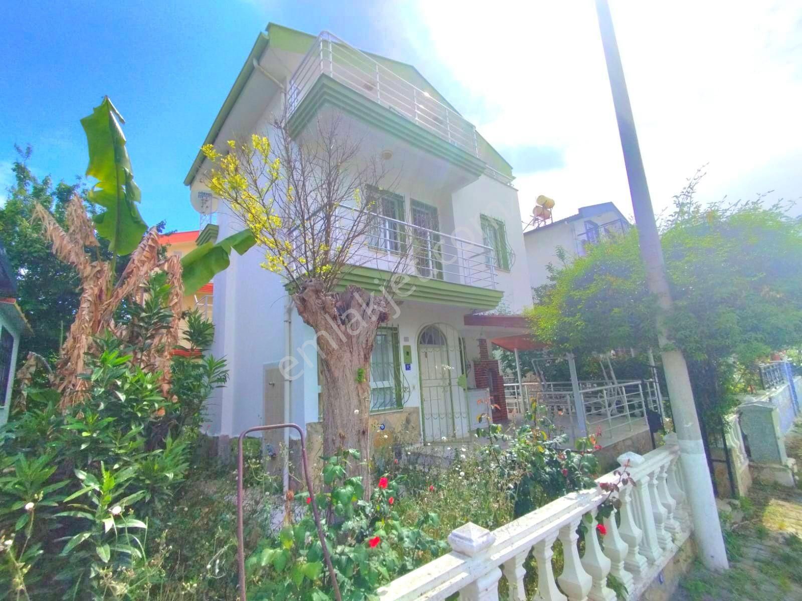 Kuşadasında Plaja Yakın Havuzlu Sitede Tek Müstakil 4+1 Bahçeli Villa - Görsel 34