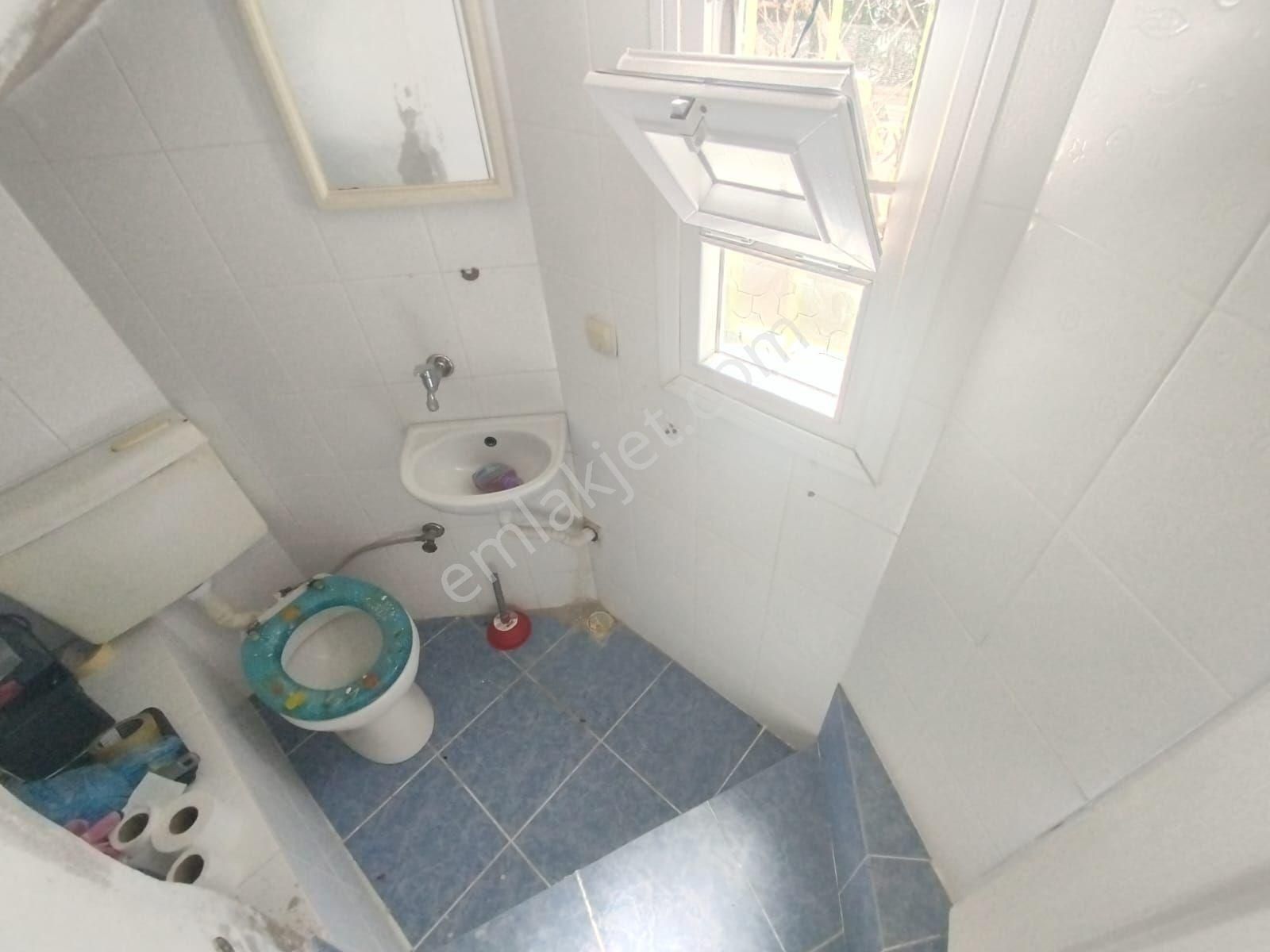 Kuşadasında Plaja Yakın Havuzlu Sitede Tek Müstakil 4+1 Bahçeli Villa - Görsel 21