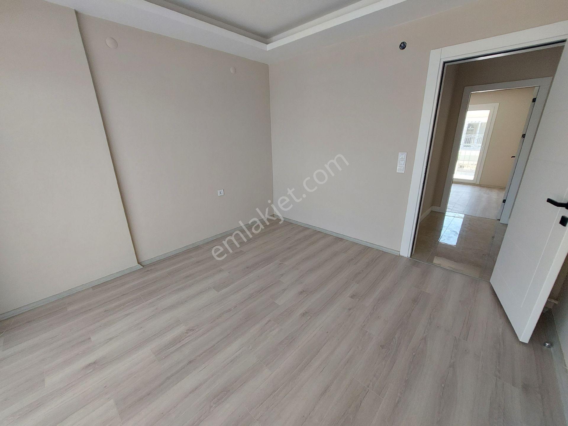 Davutlarda Açık Ve Kapalı Yüzme Havuzlu Sitede 3+1 Bahçeli Sıfır Villa - Görsel 16