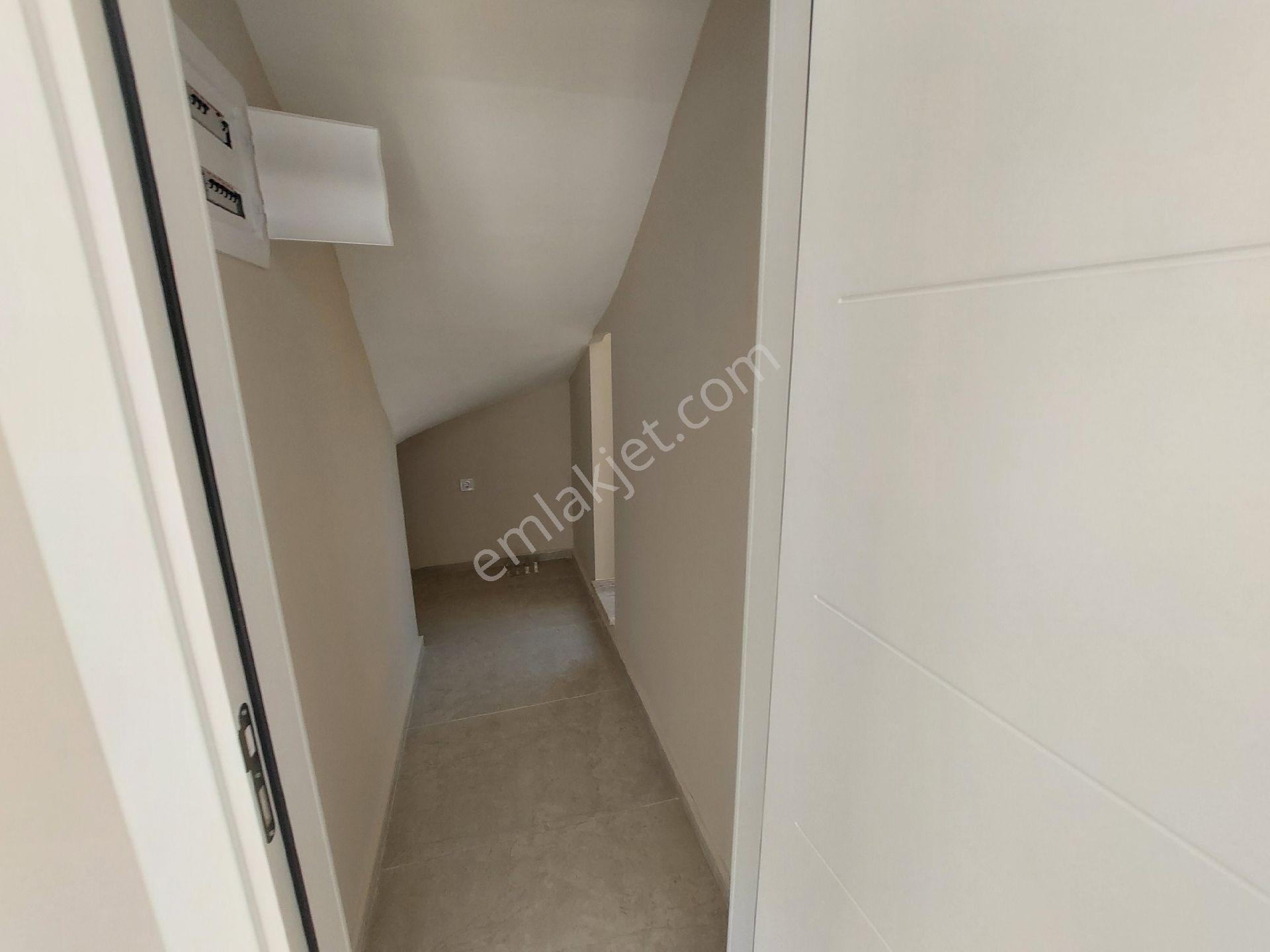 Davutlarda Açık Ve Kapalı Yüzme Havuzlu Sitede 3+1 Bahçeli Sıfır Villa - Görsel 12