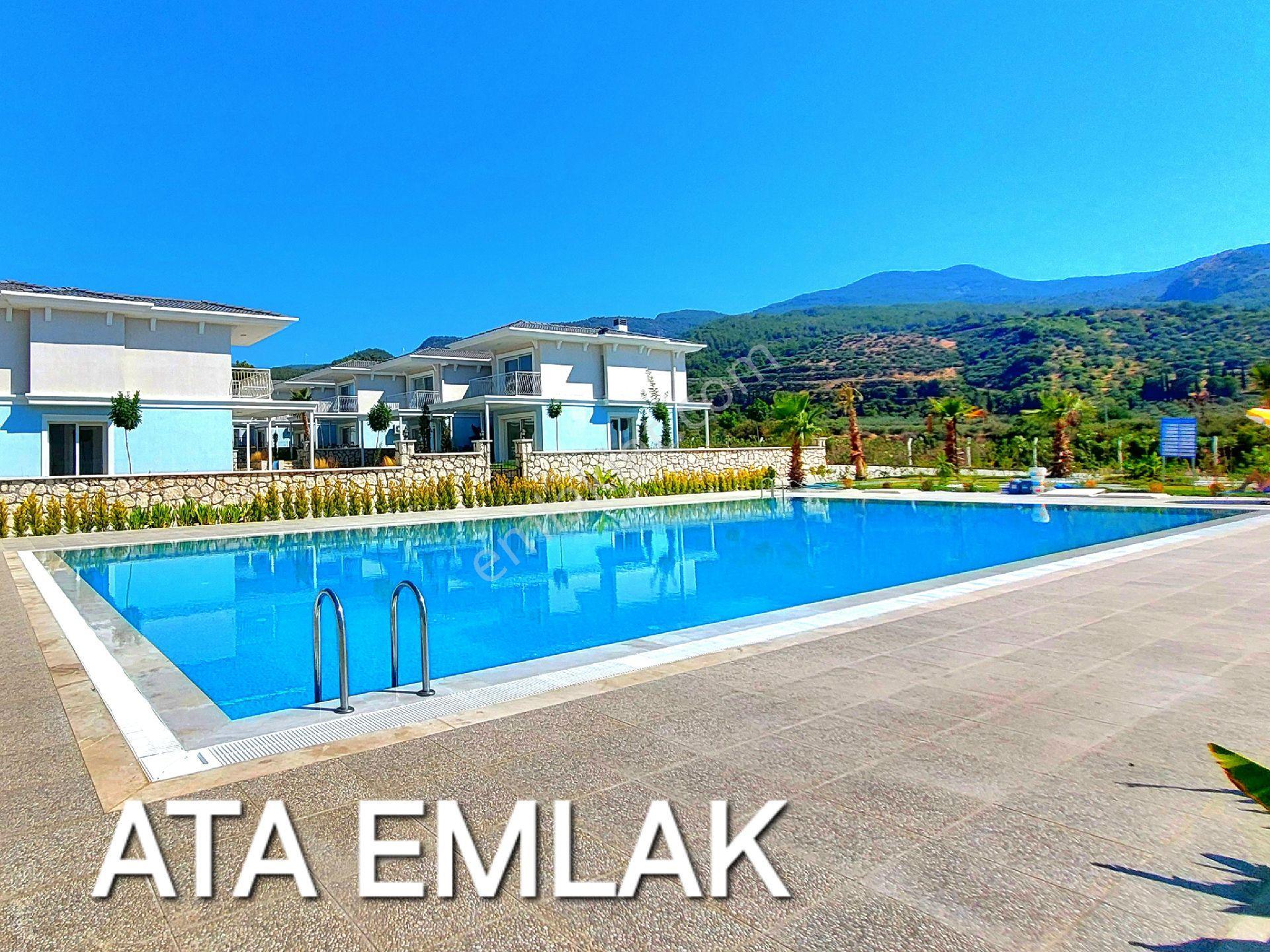 Davutlarda Açık Ve Kapalı Yüzme Havuzlu Sitede 3+1 Bahçeli Sıfır Villa - Görsel 31