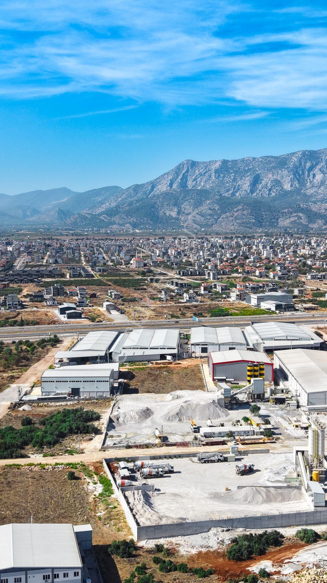 Akdeniz Bulvarına Bir Parsel Tam Ticari - Görsel 15