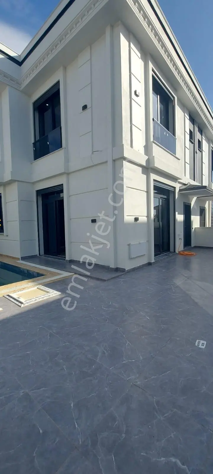 Çamlık Da Alt Katda Odası Olan Müstakil Havuzlu Lüks Villa