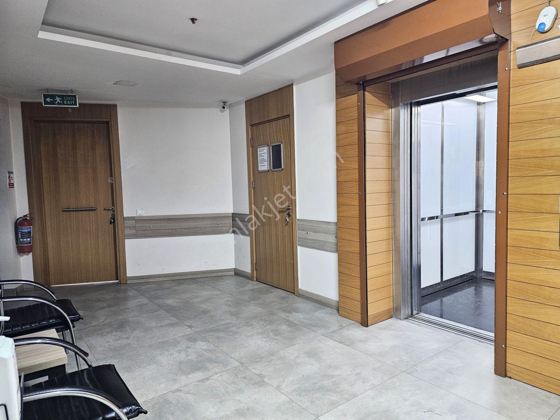 Mersin Akdeniz Liman B Kapısı Karşısı Plazada Satılık Ofis - Görsel 15