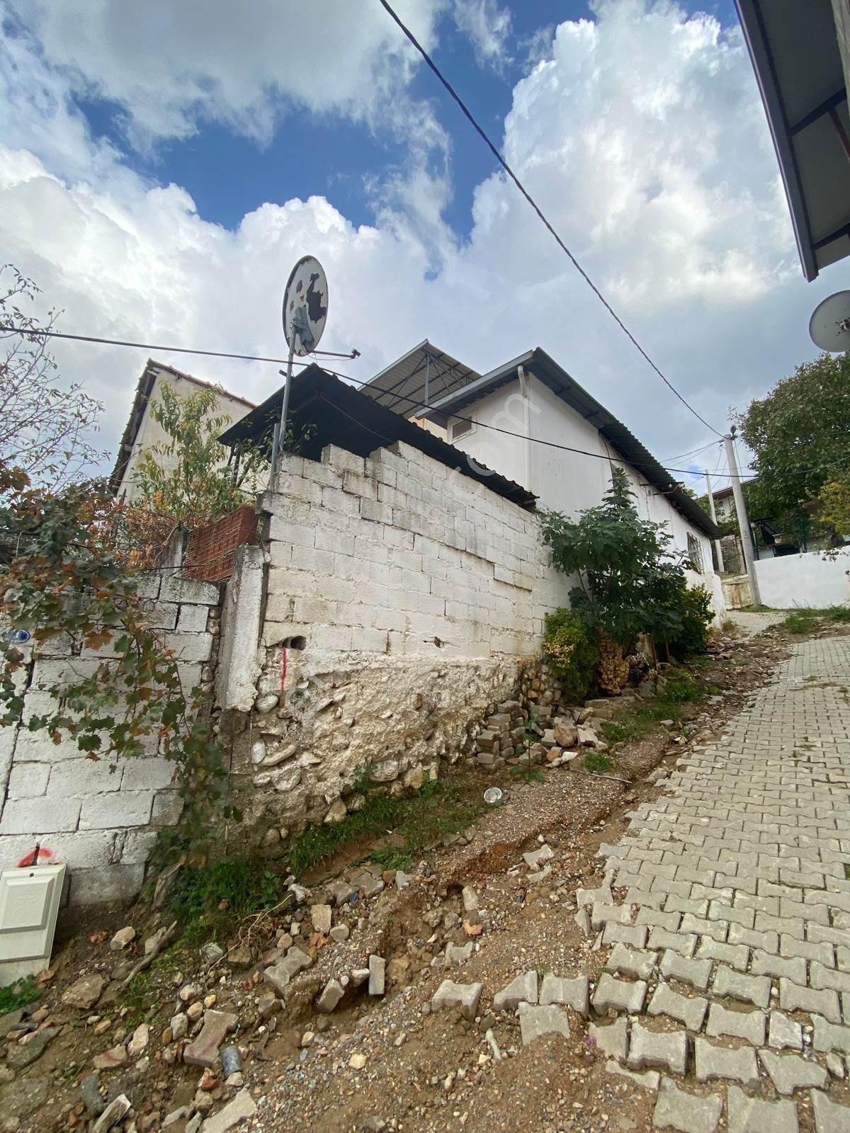 Kemalpaşa Yukarıkızılca Satılık 112 M2 Arsa - Görsel 5