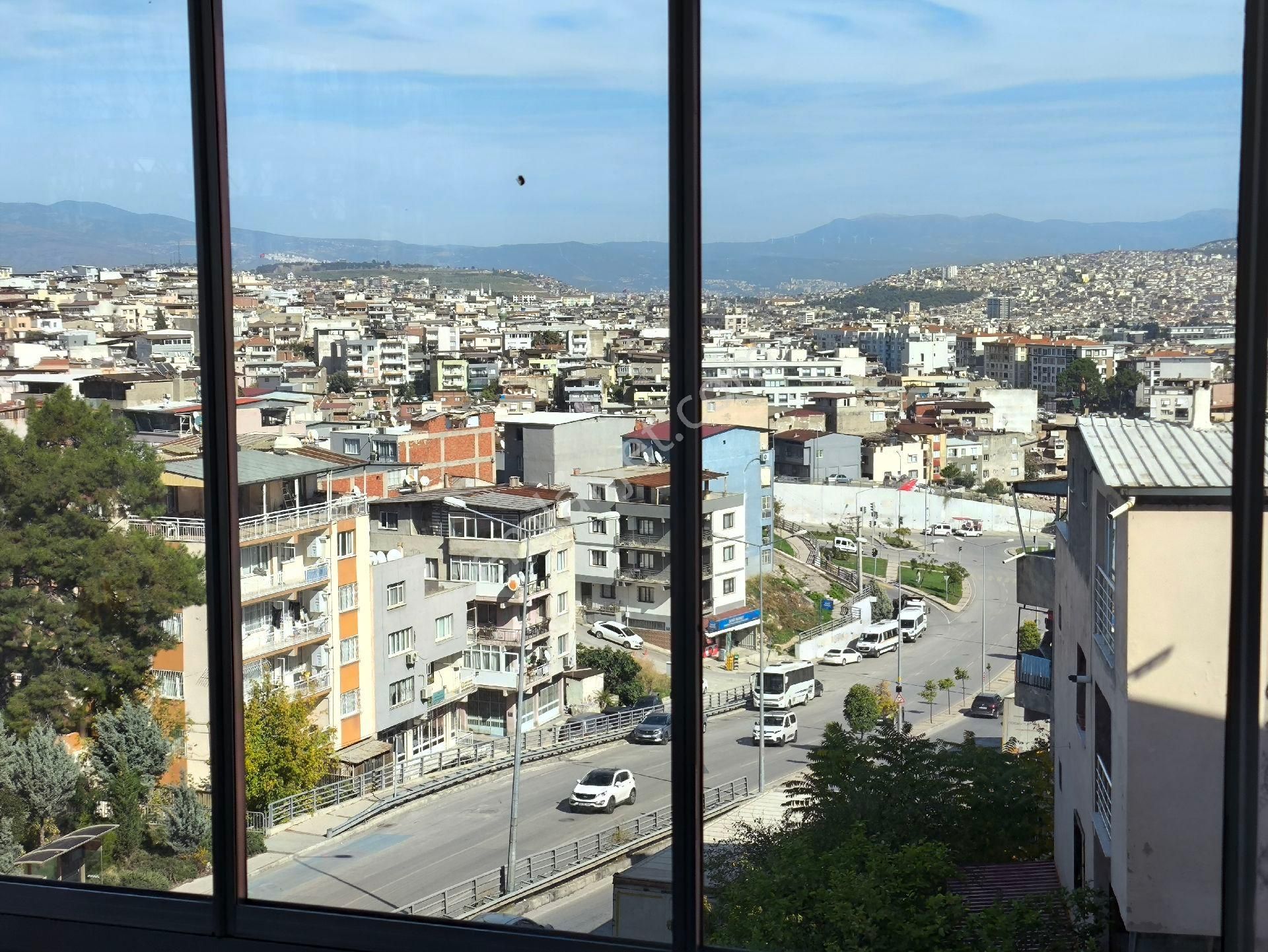 Dostluk Bulvarı Üzerinde Satılık 4 Katlı Bina