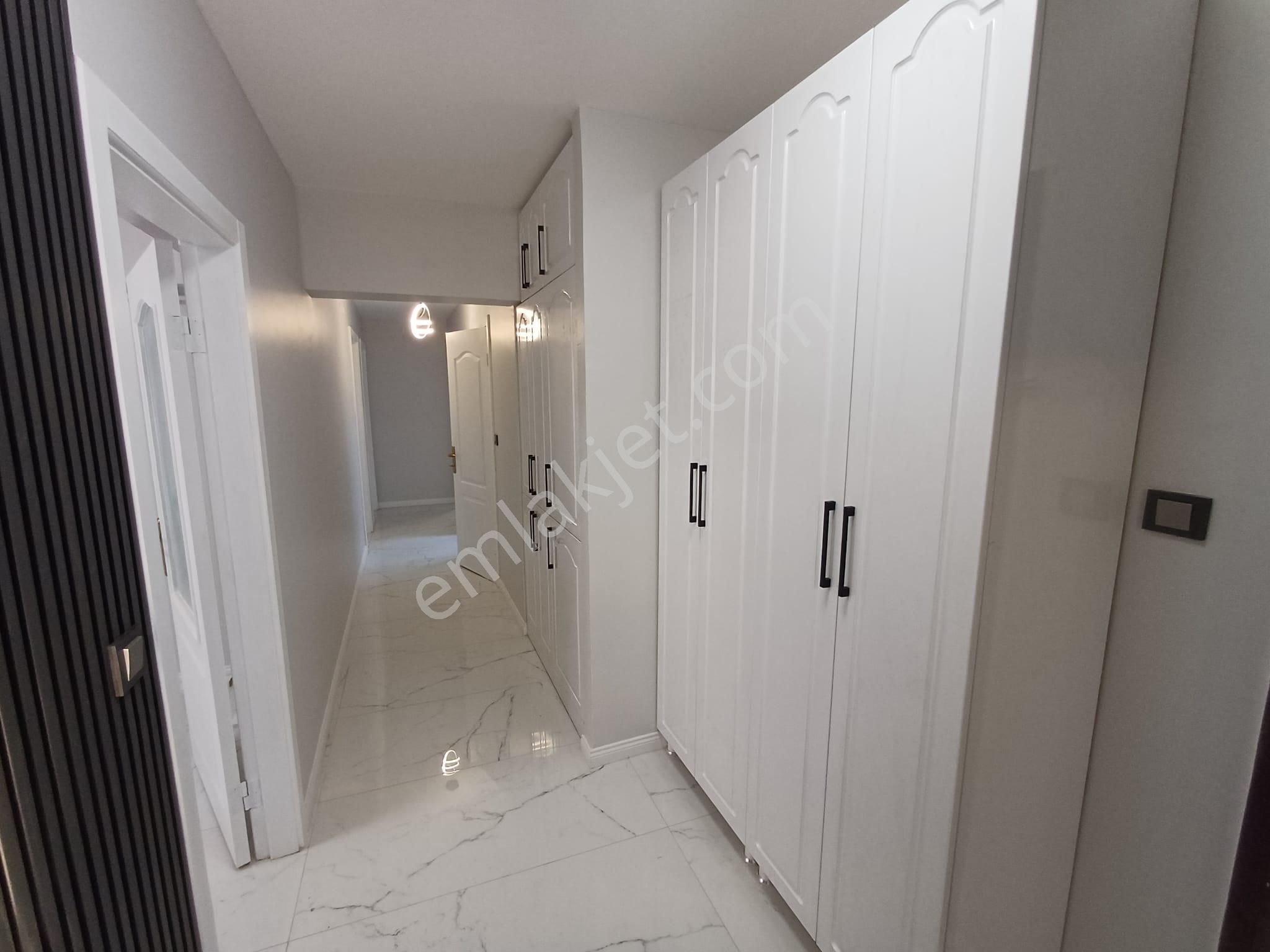 Birlik Mahallesi Yaşam Hastanesine Yakın İçi Lüks Yapılı Bahçe Kullanımlı 3+1 Giriş Satılık Daire - Görsel 34