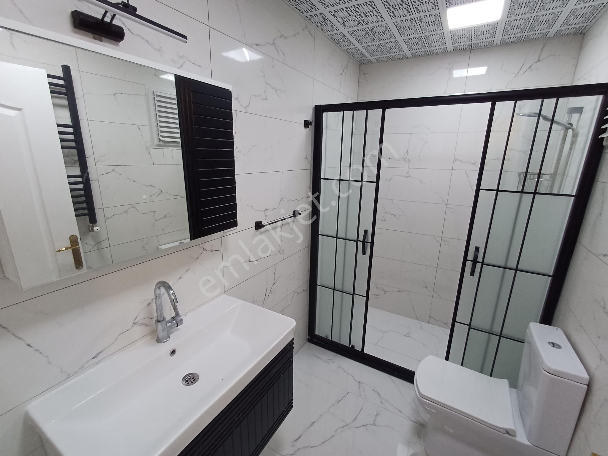 Birlik Mahallesi Yaşam Hastanesine Yakın İçi Lüks Yapılı Bahçe Kullanımlı 3+1 Giriş Satılık Daire - Görsel 25