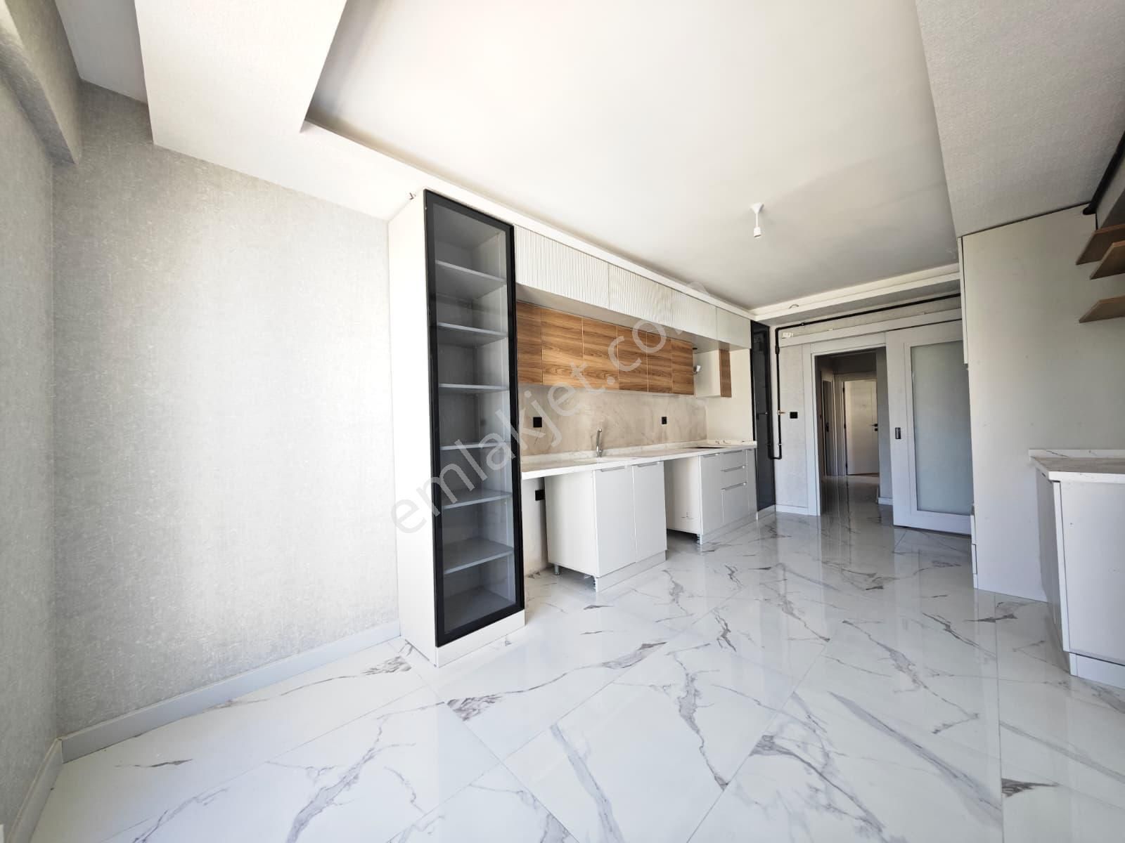 Feridunçelik'te Ultra Lüks Yapılı 3+1 Katta Kiralık Daire !! - Görsel 5
