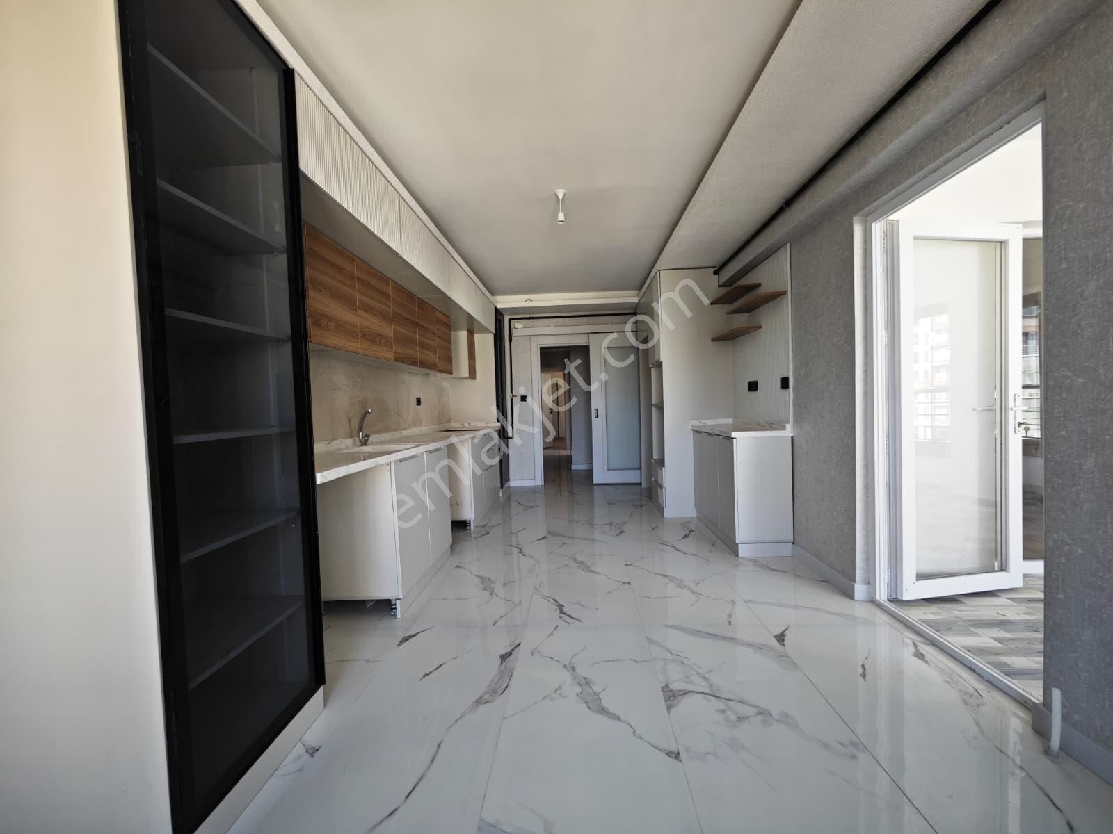 Feridunçelik'te Ultra Lüks Yapılı 3+1 Katta Kiralık Daire !!