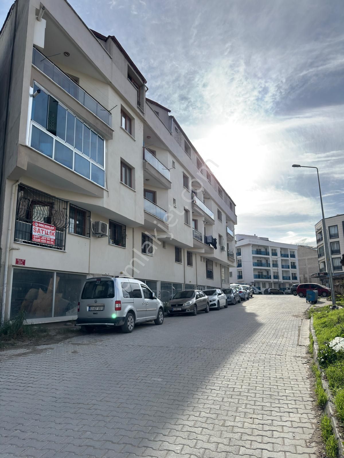 Zeki Emlak'tan Muradiye Su Deposu Civ. 2+1 K.mutfak Daire - Görsel 24