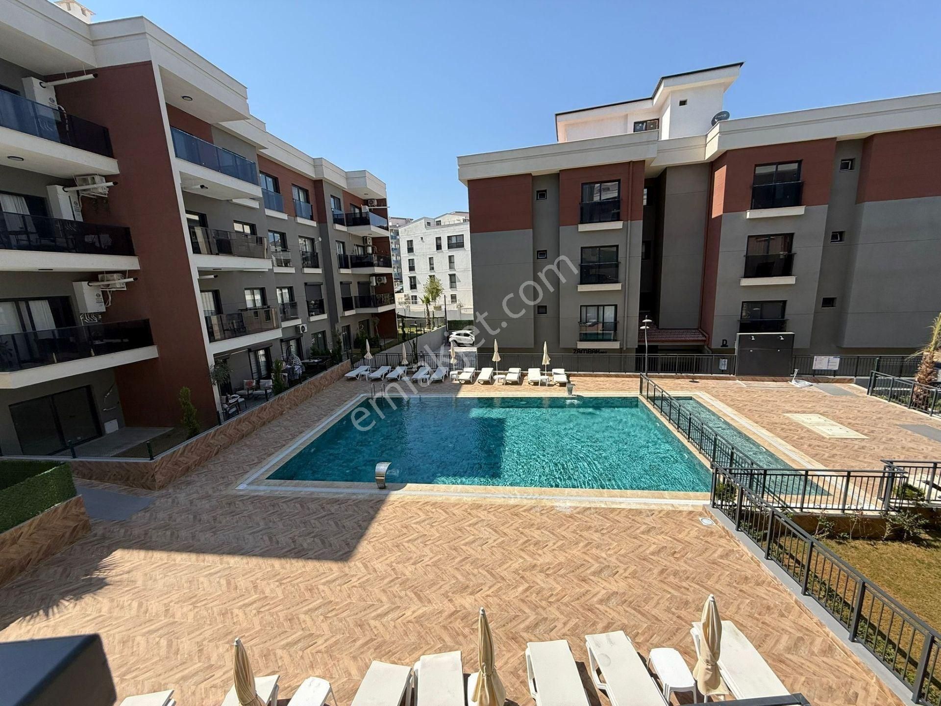 Kuşadası Villa Tadında ,full Yeni Eşyalı, Havuzlu, Kapalı Garajlı Bahçeli Daire - Görsel 12