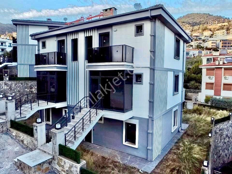Cadde'den Körfezin İncisi Altınoluk^ta Deniz Manzaralı Villa - Görsel 4