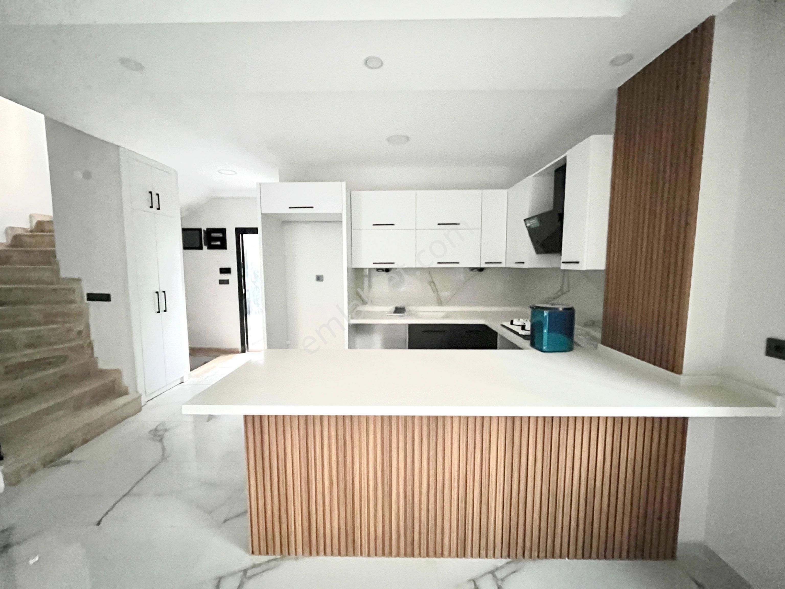 Cadde'den Körfezin İncisi Altınoluk^ta Deniz Manzaralı Villa - Görsel 16