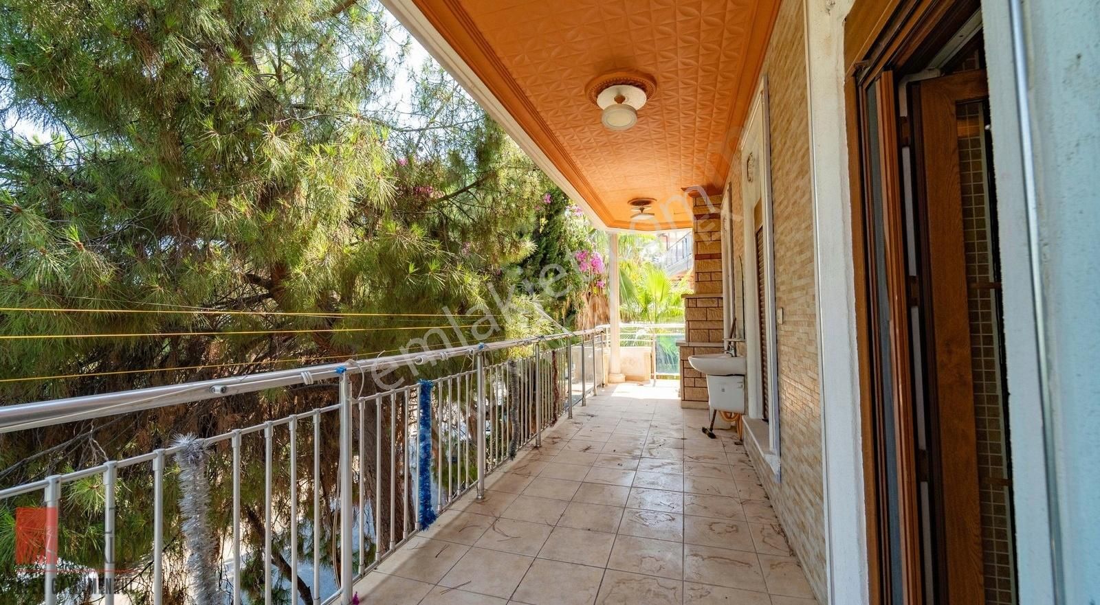 Kepez'de Antalya Manzaralı Fırsat Villa - Görsel 33