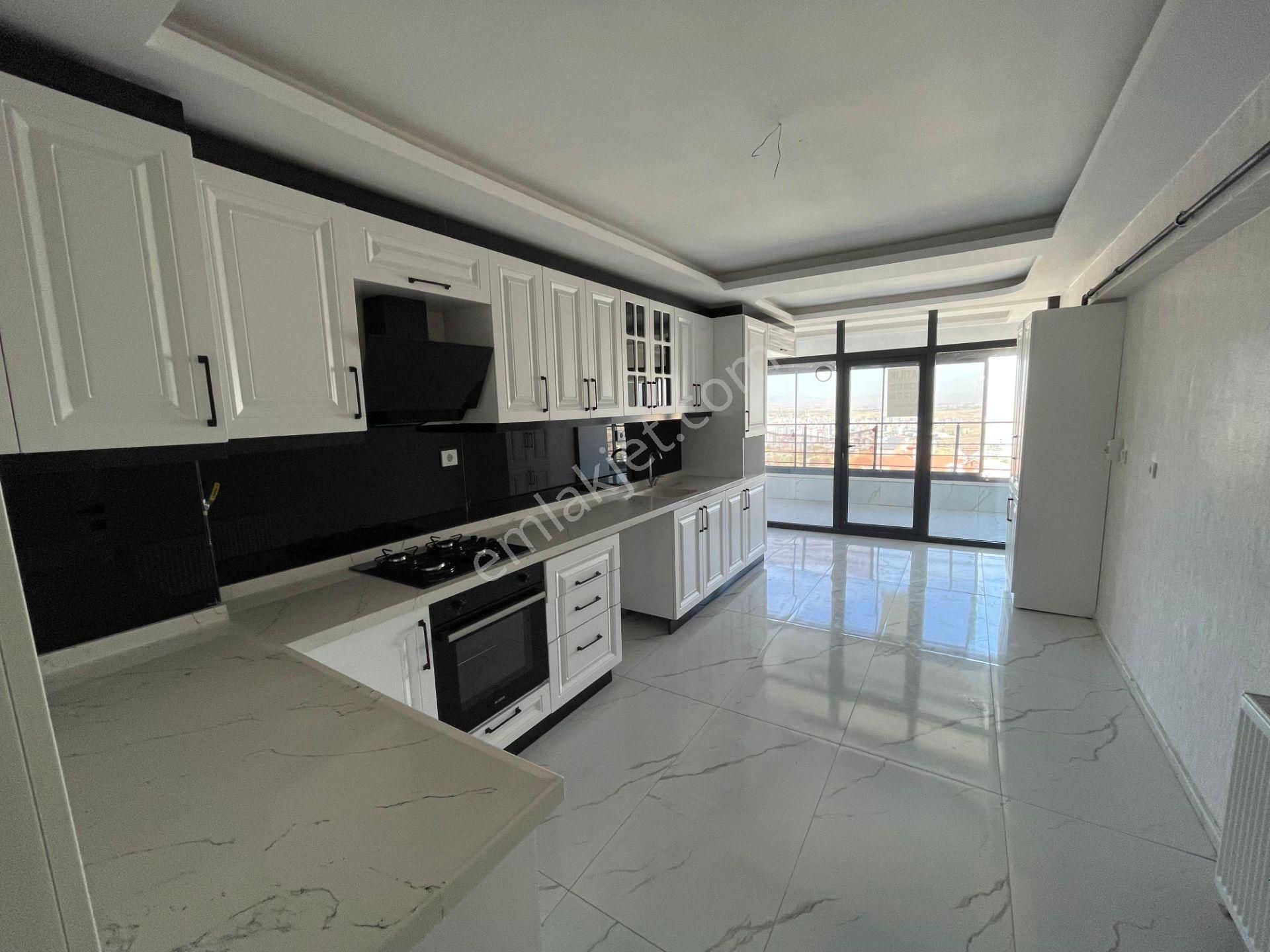 Ugem Gayrimenkul Sıfır Site 4+1 Daire - Görsel 3