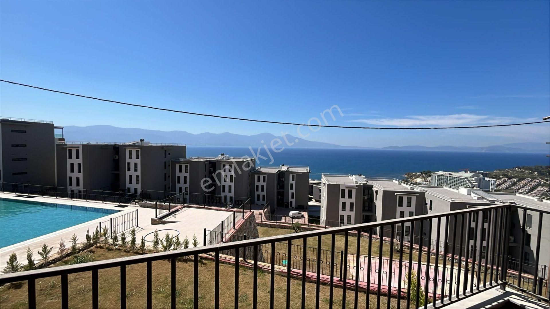 Kuşadası-deniz Manzaralı-satılık-arakat-daire 3+1