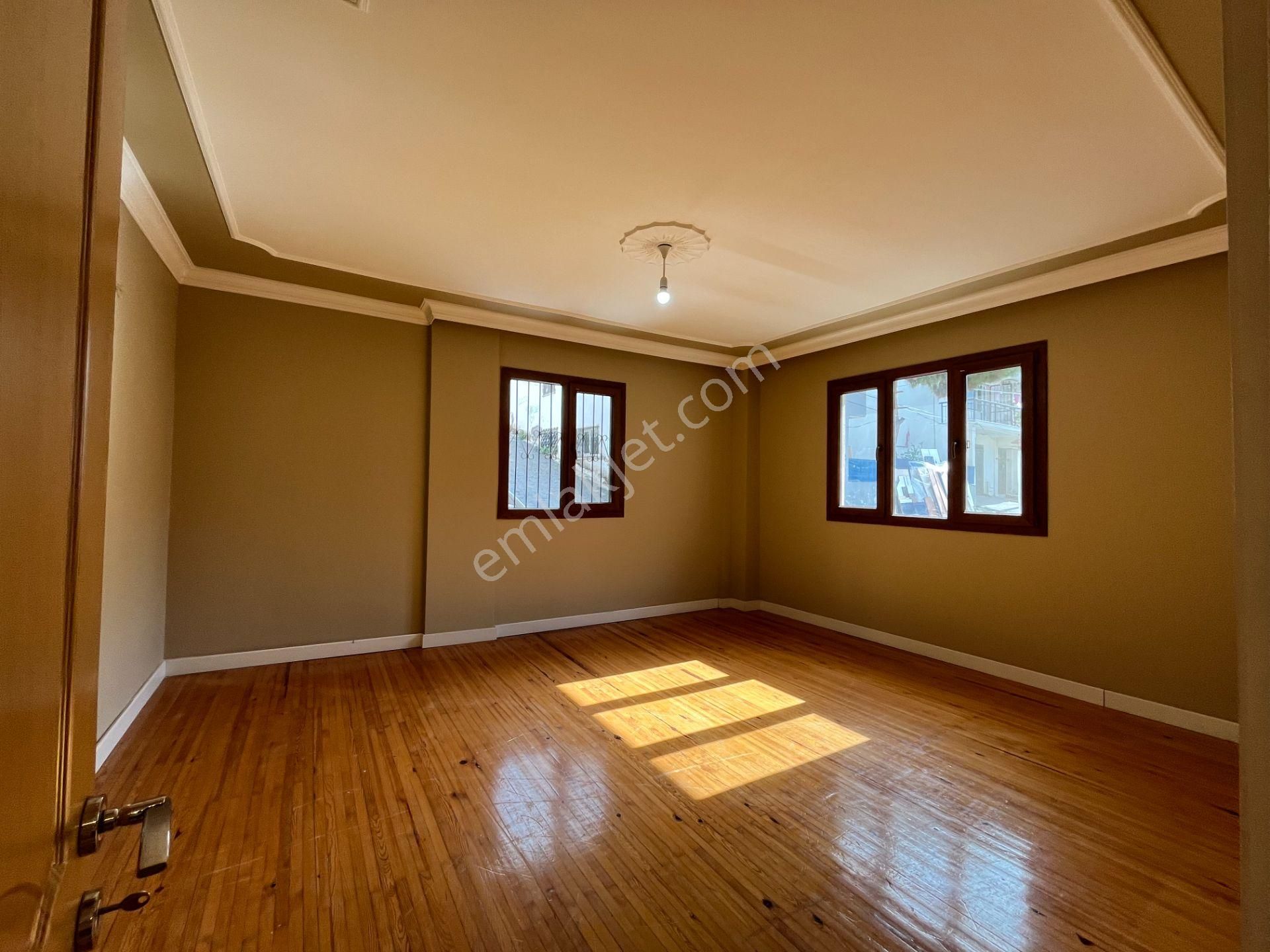 Gümüşpala'da Toplu Taşıma Yakını Ara Kat 2+1 Kiralık Daire