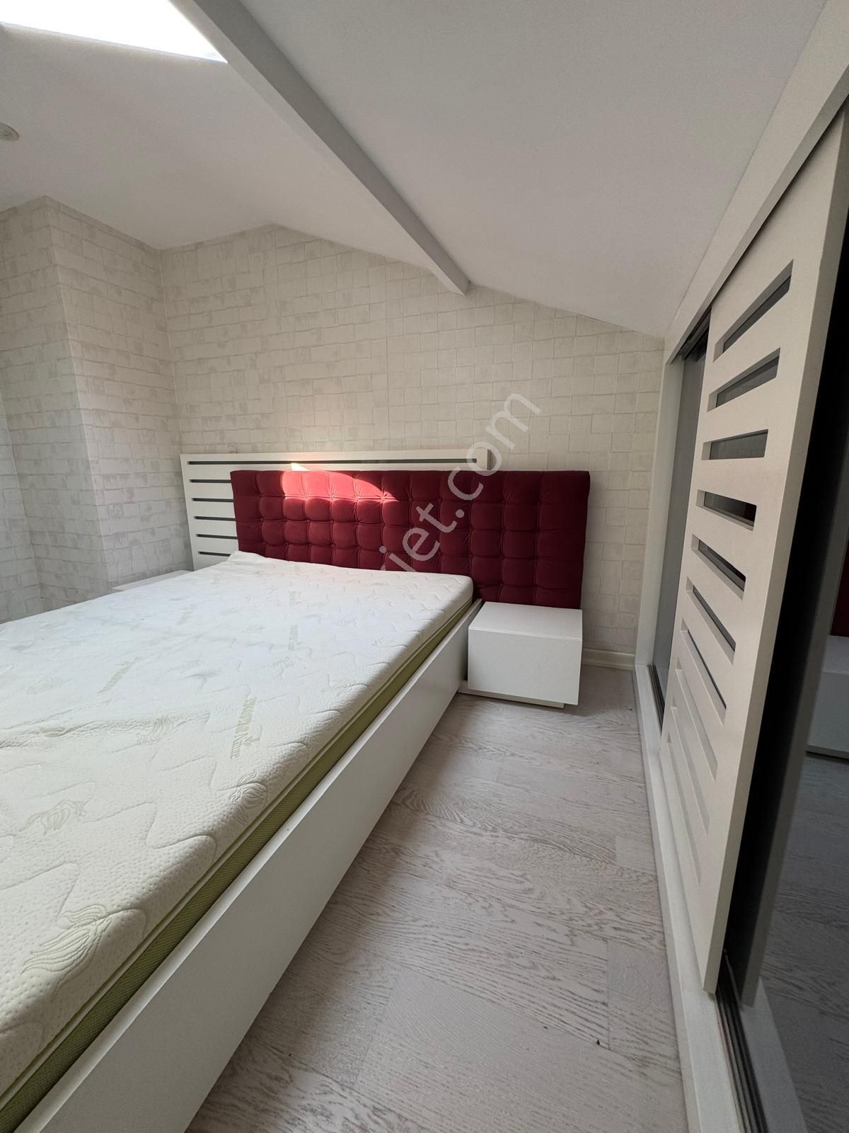 Çengelköy 'de Manzaralı Müstakıl Havuzlu Kiralık Villa - Görsel 21