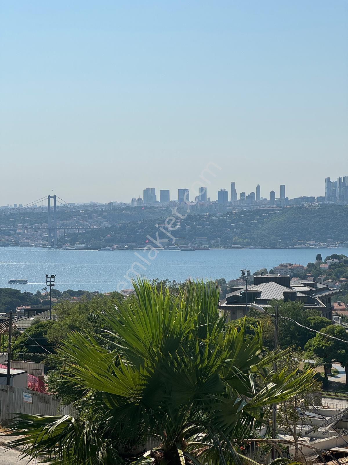 Çengelköy 'de Manzaralı Müstakıl Havuzlu Kiralık Villa