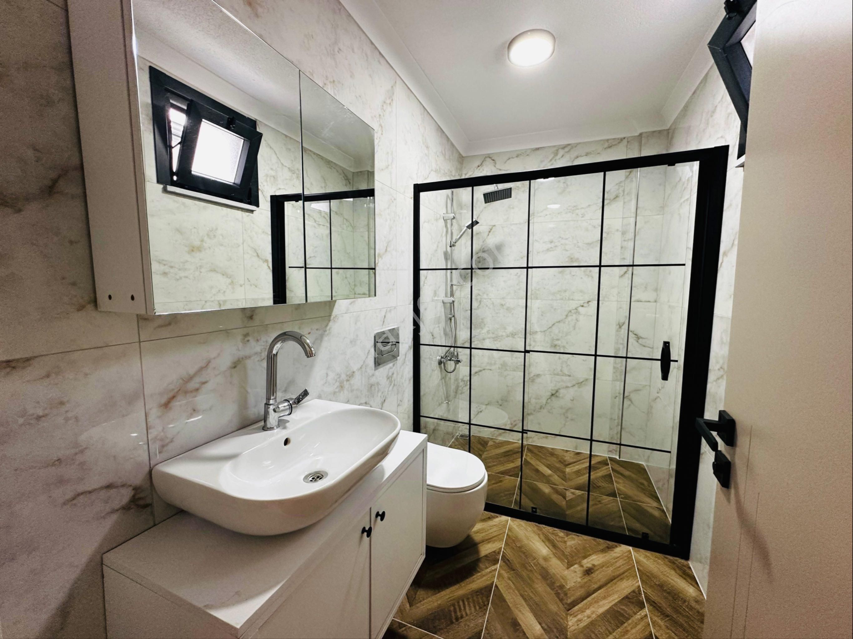 Koyuncu Gyrm'den Yeniçiftlikde Merkezi Konumda Deniz Manzaralı 4+1 Lüx Villa - Görsel 30