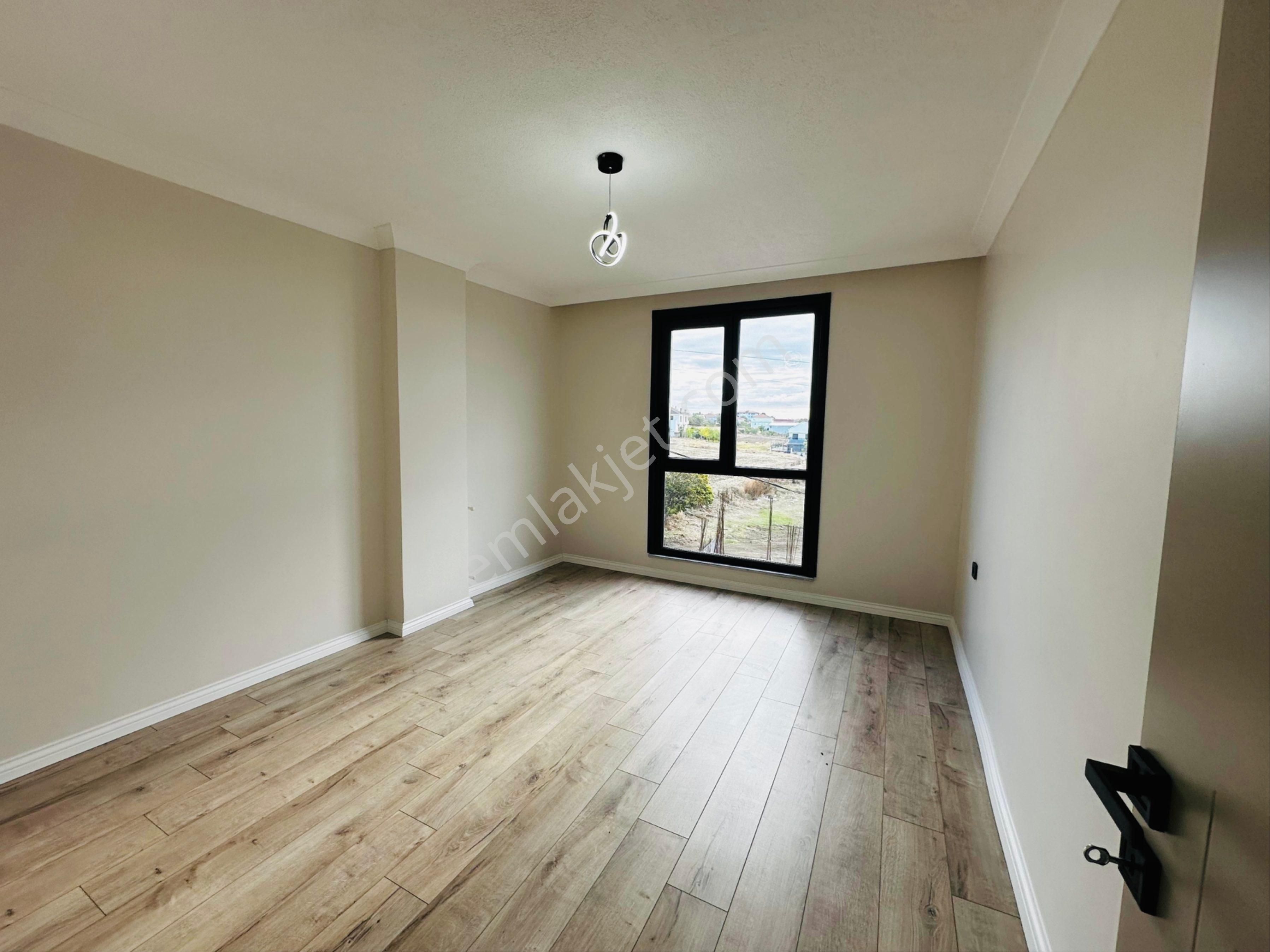 Koyuncu Gyrm'den Yeniçiftlikde Merkezi Konumda Deniz Manzaralı 4+1 Lüx Villa - Görsel 16