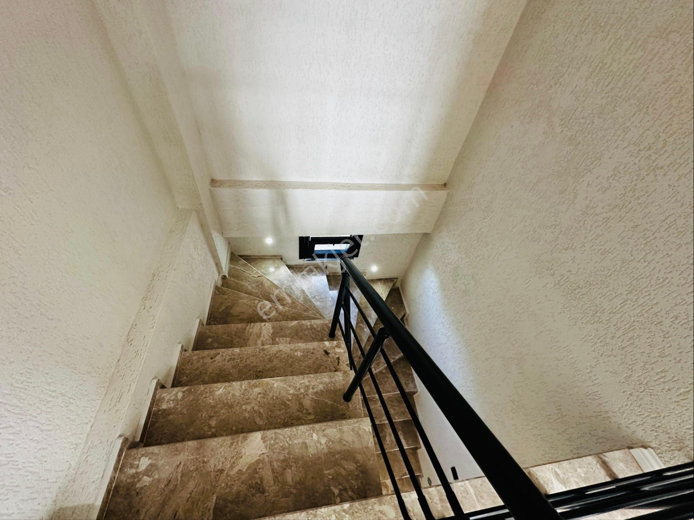 Koyuncu Gyrm'den Yeniçiftlikde Merkezi Konumda Deniz Manzaralı 4+1 Lüx Villa - Görsel 29