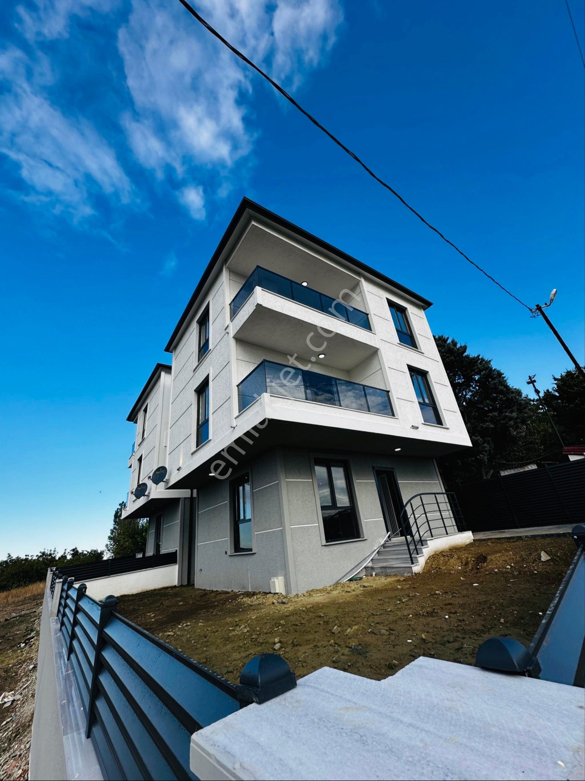 Koyuncu Gyrm'den Yeniçiftlikde Merkezi Konumda Deniz Manzaralı 4+1 Lüx Villa - Görsel 6