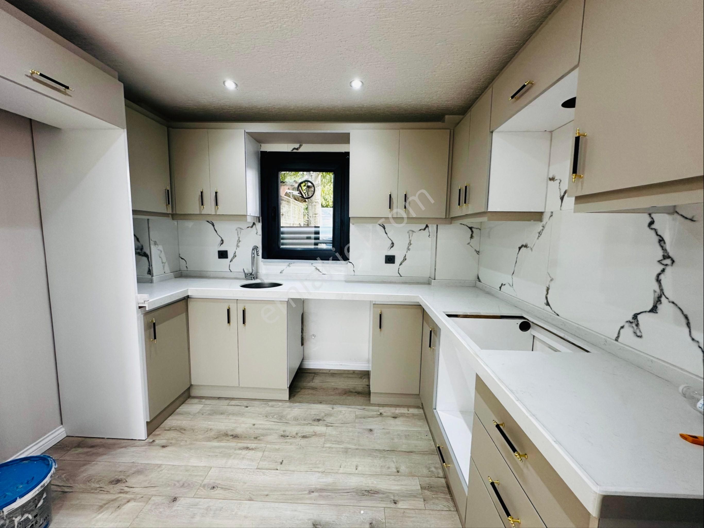 Koyuncu Gyrm'den Yeniçiftlikde Merkezi Konumda Deniz Manzaralı 4+1 Lüx Villa - Görsel 23