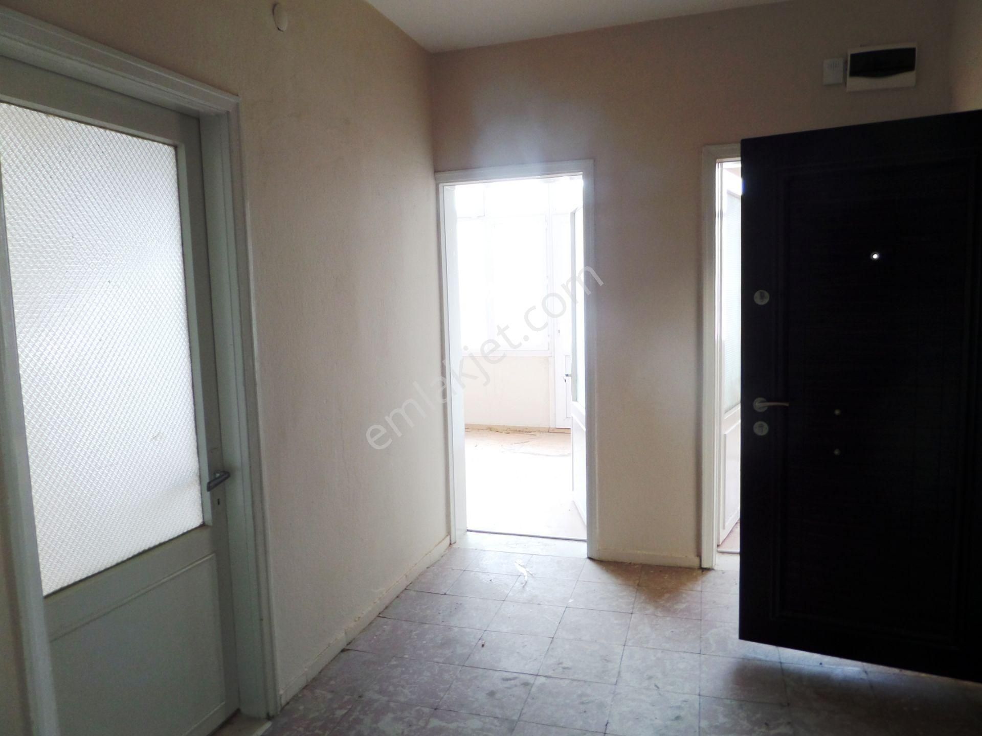 Merkezi Yerde 4 Katlı Giriş Kat İşyeri Olan Komple Bina Ve 3 Tane Dükkan - Görsel 25