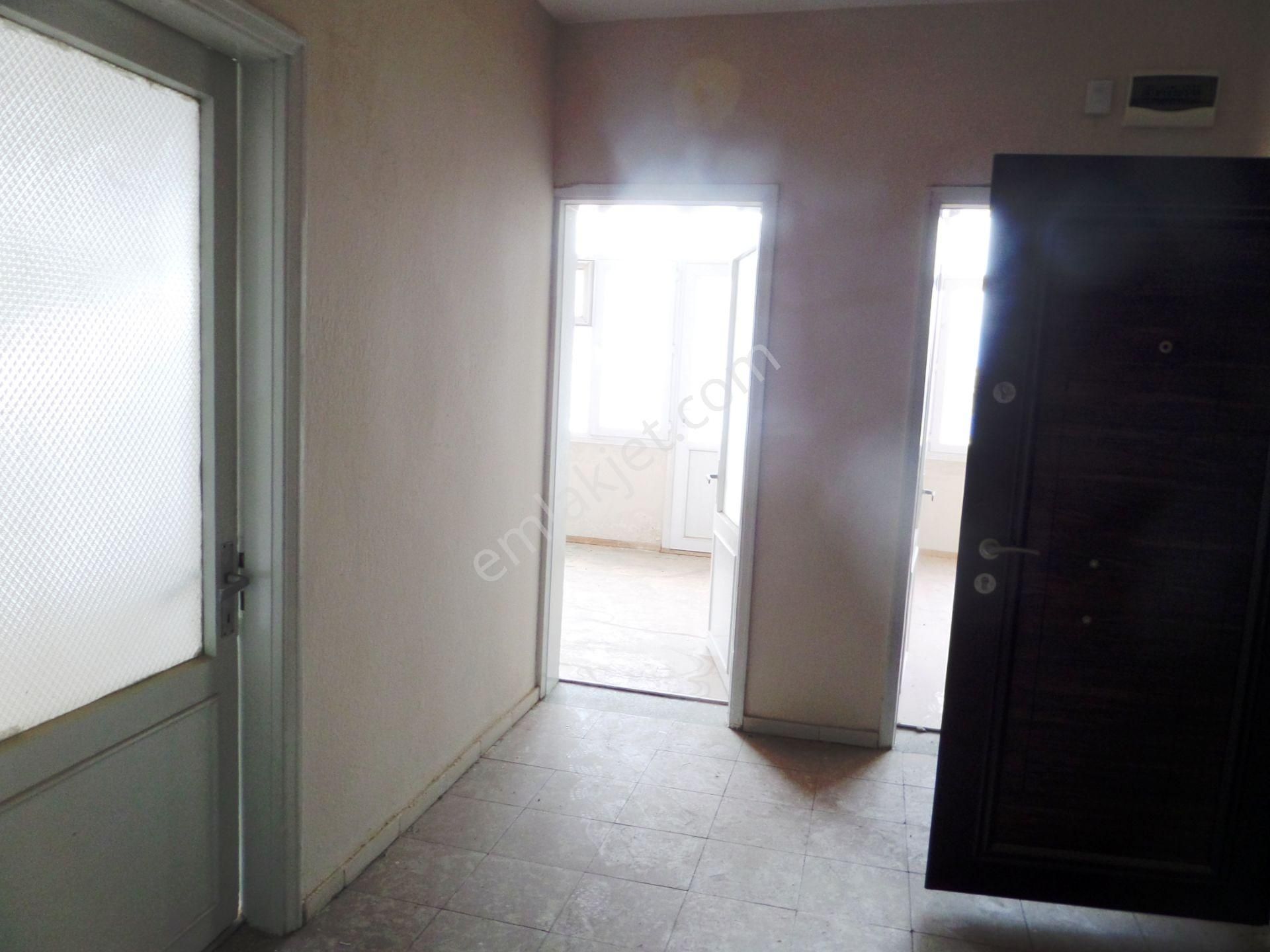 Merkezi Yerde 4 Katlı Giriş Kat İşyeri Olan Komple Bina Ve 3 Tane Dükkan - Görsel 18