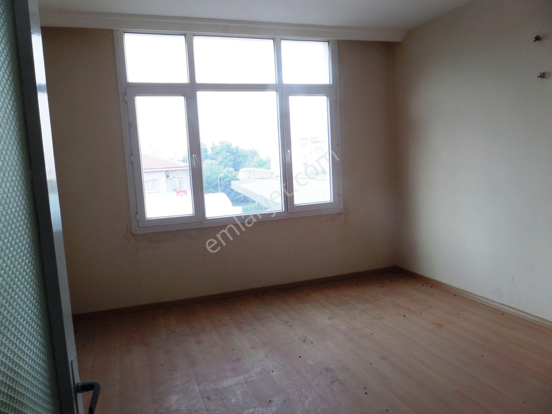 Merkezi Yerde 4 Katlı Giriş Kat İşyeri Olan Komple Bina Ve 3 Tane Dükkan - Görsel 11