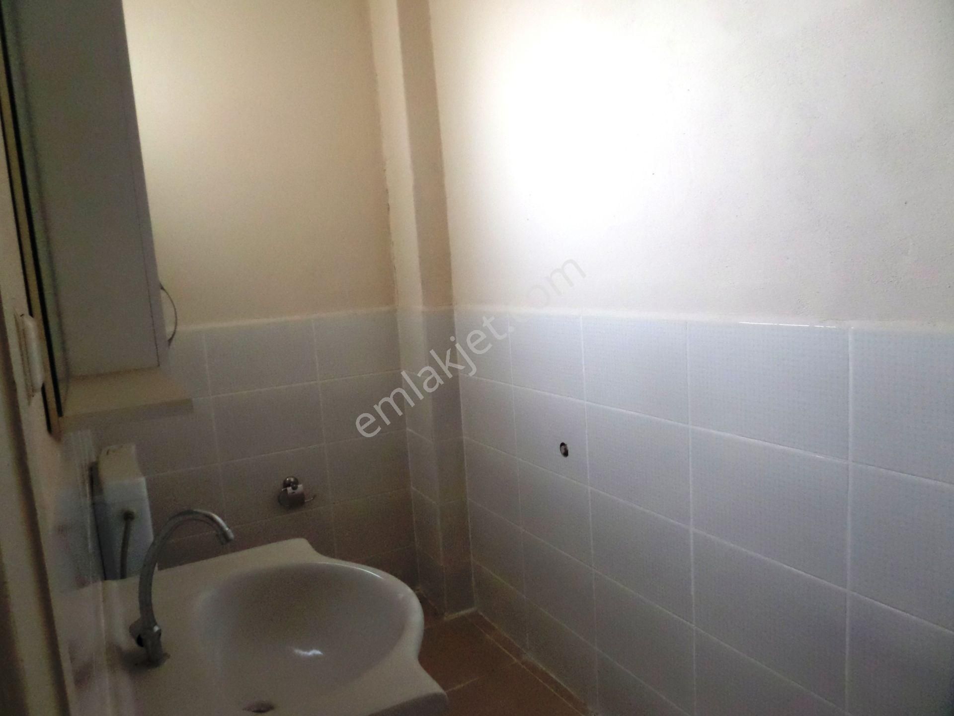 Merkezi Yerde 4 Katlı Giriş Kat İşyeri Olan Komple Bina Ve 3 Tane Dükkan - Görsel 8