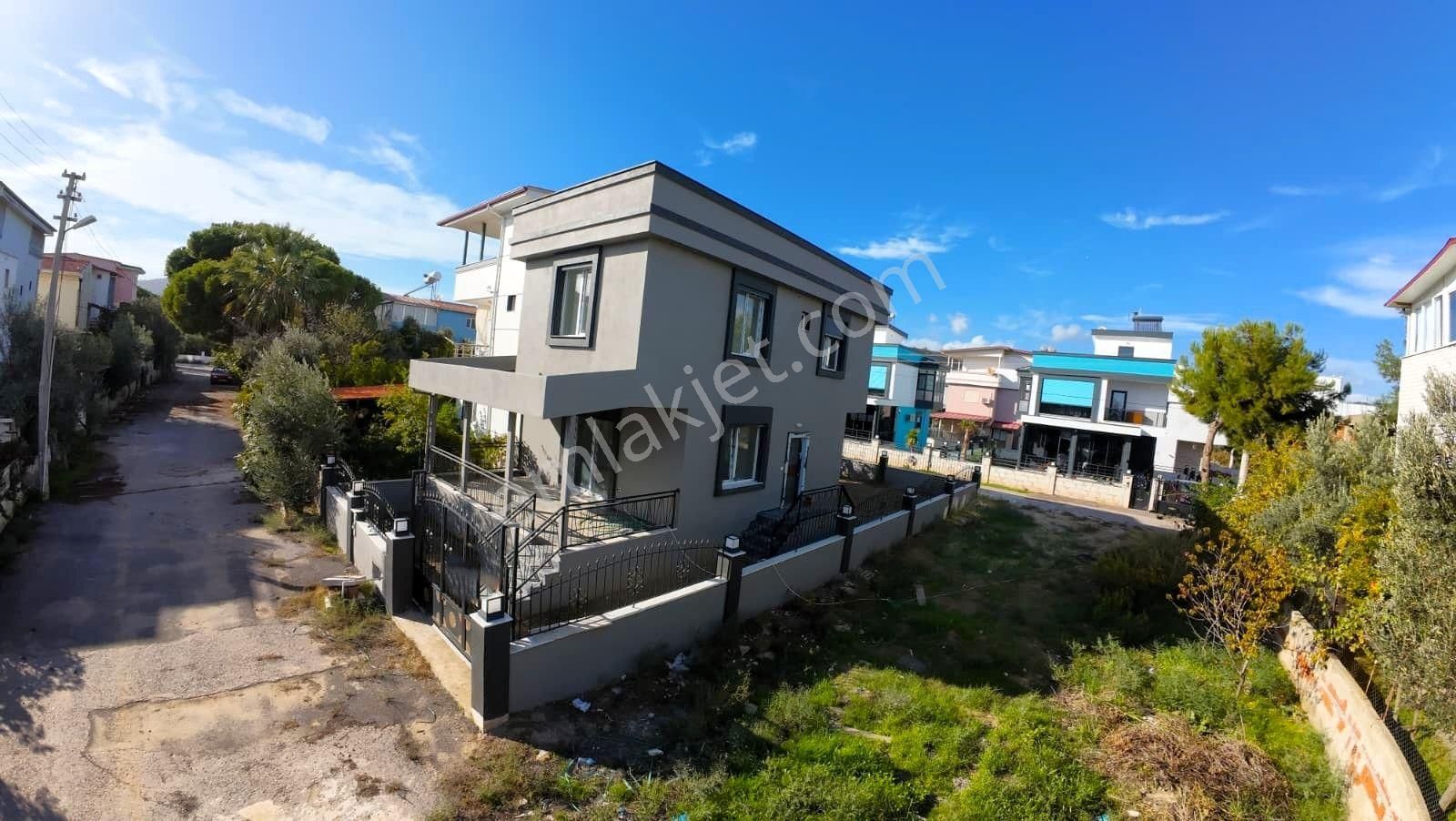 İzmir Seferihisar Doğanbey De Satılık Yazlık Villa 3+1